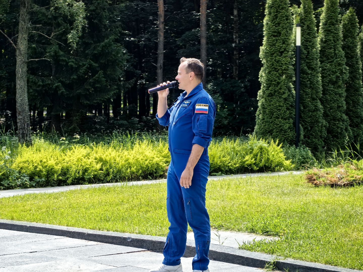 день россии 2024, капсула времени, послания будущим поколениям, памятник Гагарина, лётчик, звездный городок,