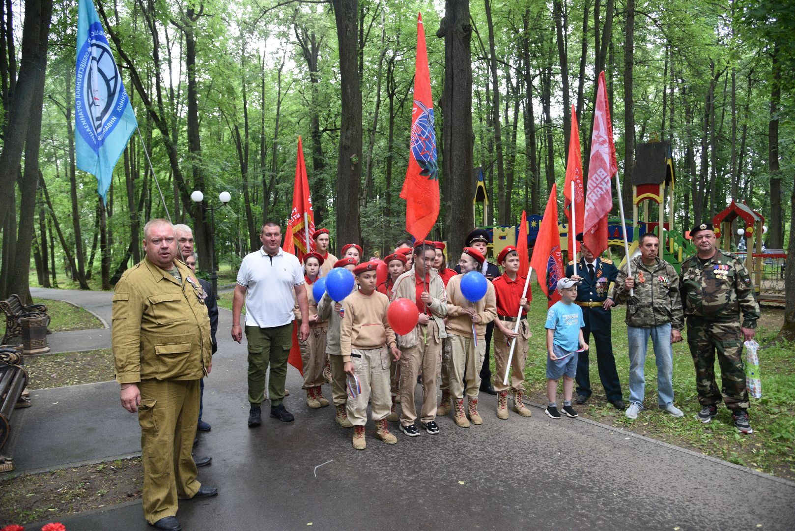 лотошино, лотошинский парк, сво, память о героях спецоперации, парки подмосковья, день россии,
