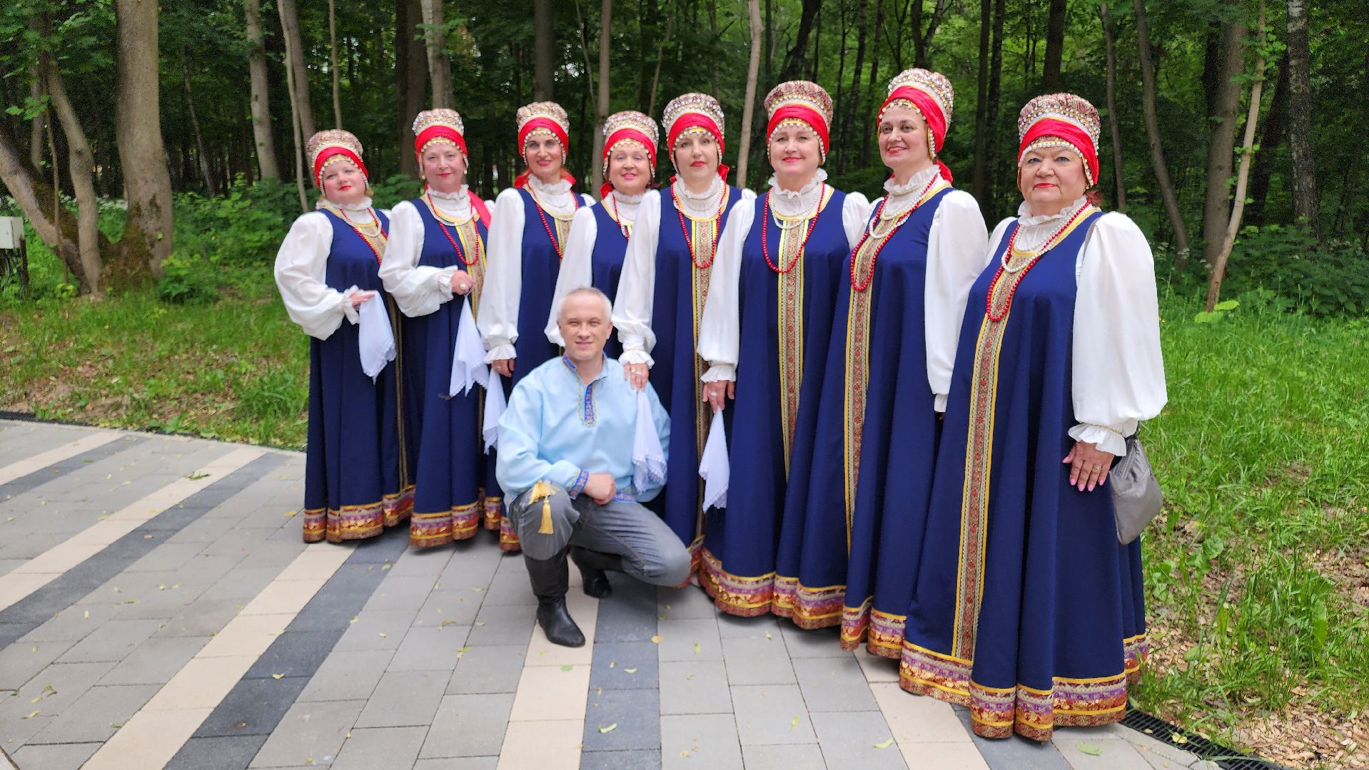 кашира, день россии, концерт, каширская звонница, каданс, трио вокс, танцы, русские народные песни,