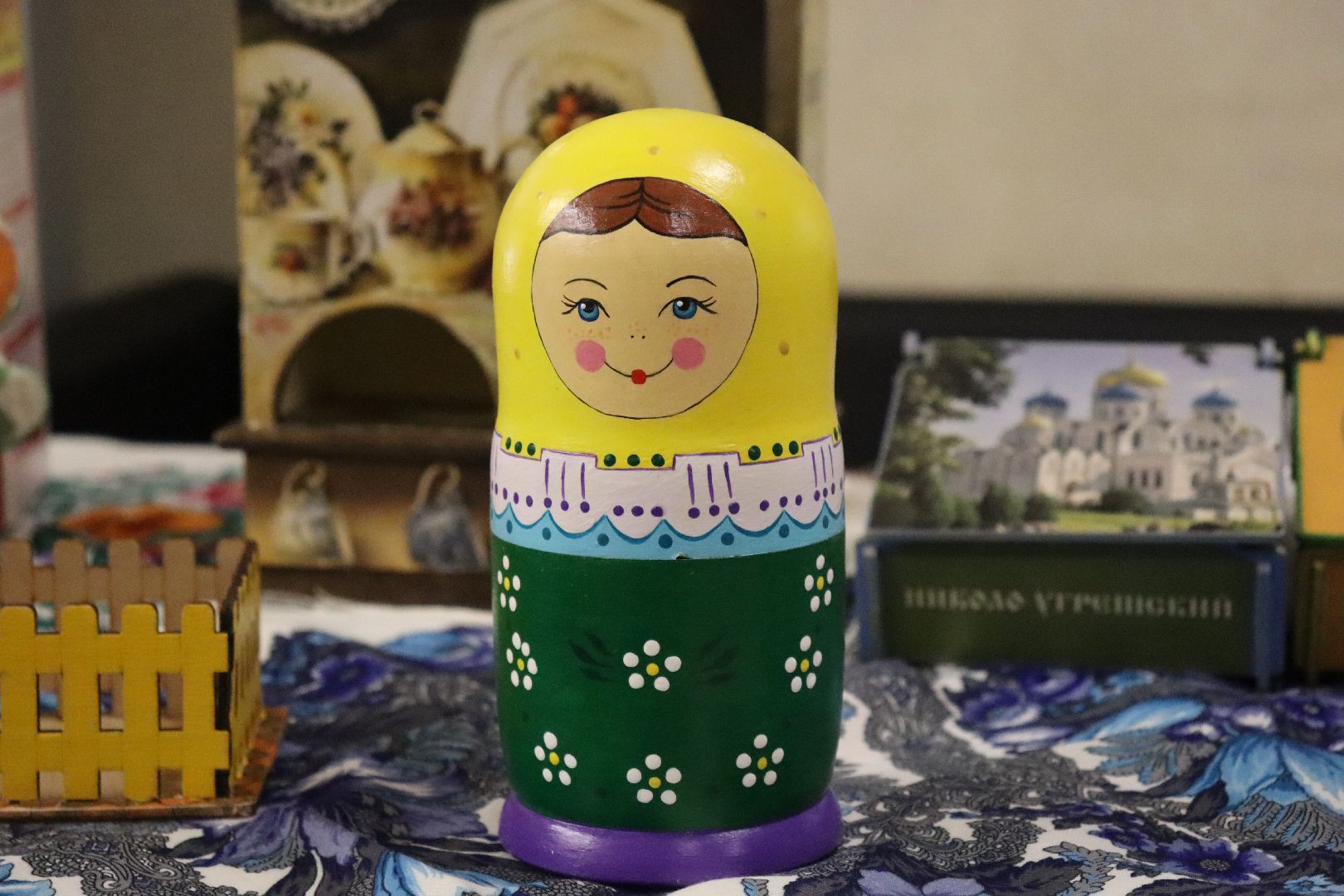 дзержинский, выставка, батик, Шлковый ветер, Лариса Горобец,