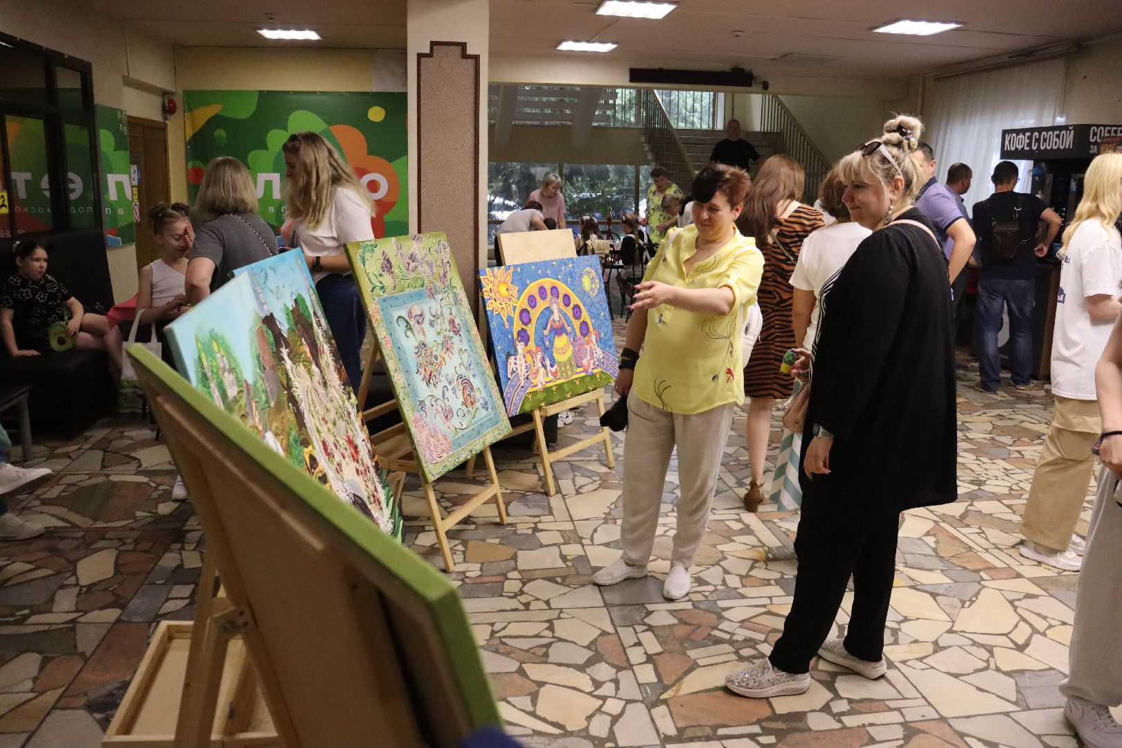 дзержинский, выставка, батик, Шлковый ветер, Лариса Горобец,