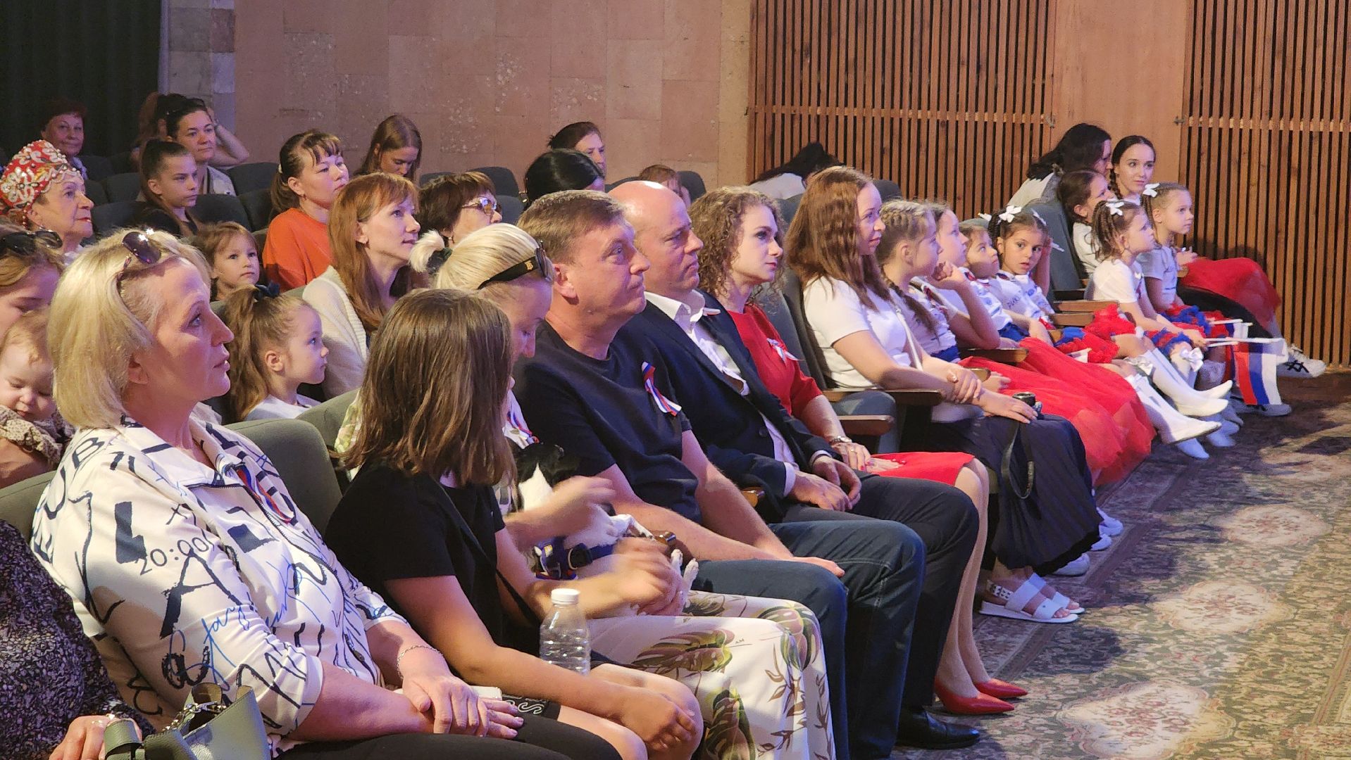 день россии 2024, сбор гуманитарной помощи,доброе дело,