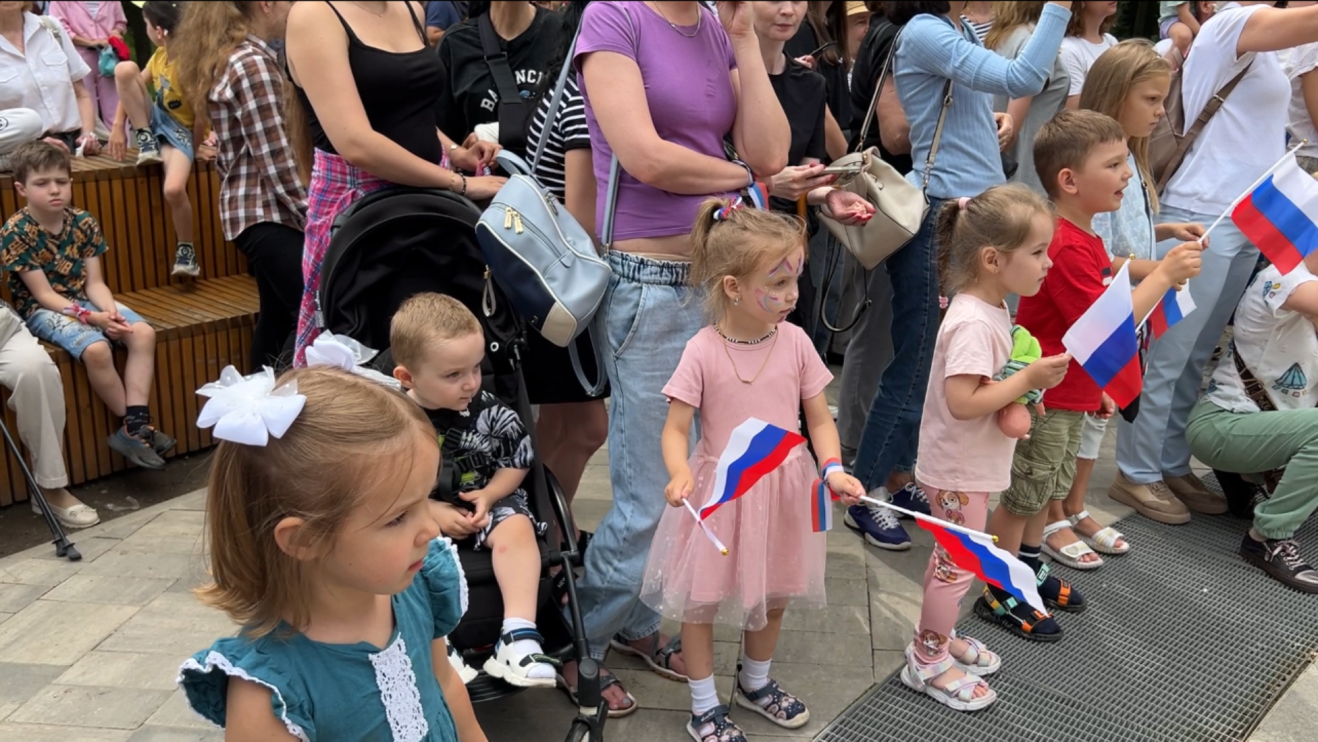 химки, общество, день россии, праздник в парке,