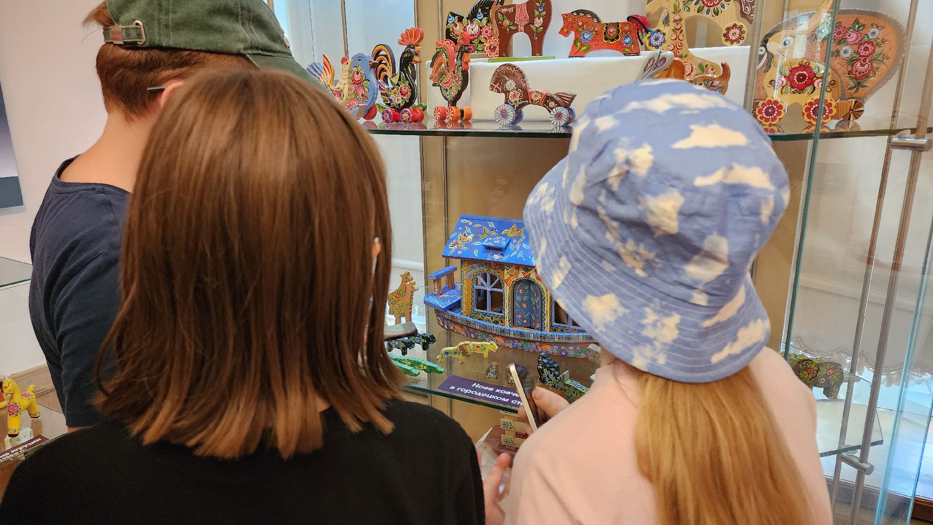 кашира, краеведческий музей, выставка, деревянная игрушка, богородская игрушка, ноев ковчег, александр михайлов,