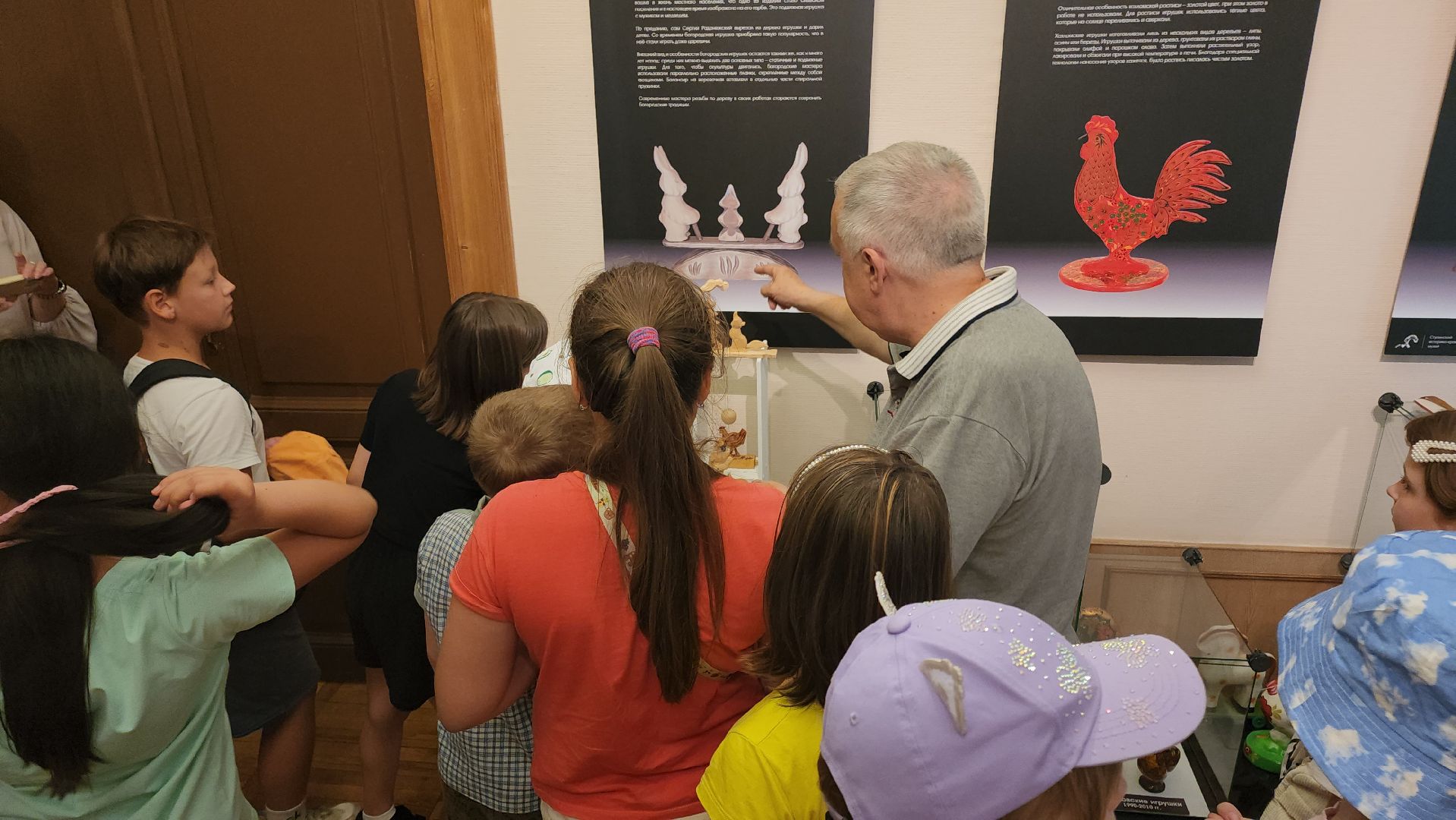 кашира, краеведческий музей, выставка, деревянная игрушка, богородская игрушка, ноев ковчег, александр михайлов,