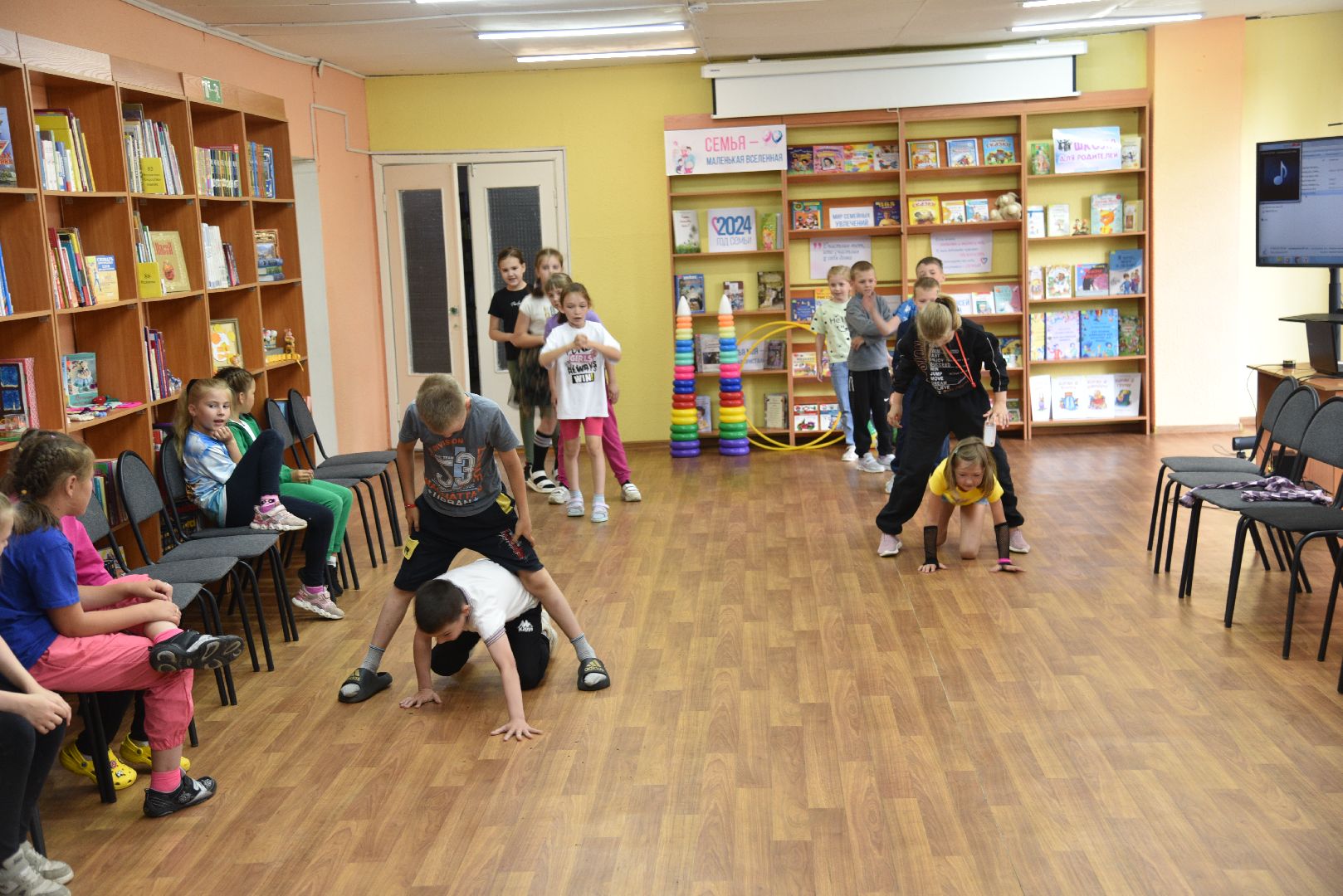 лотошино, лотошинская библиотека, дети, лагерь дневного пребывания,