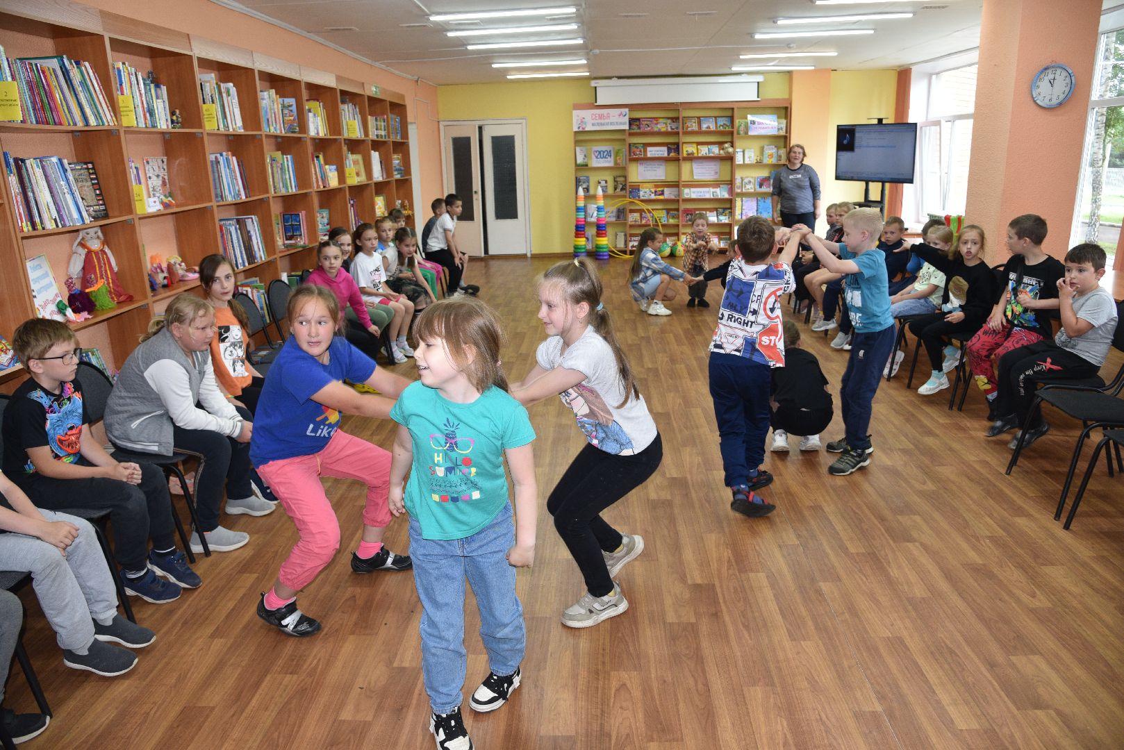 лотошино, лотошинская библиотека, дети, лагерь дневного пребывания,