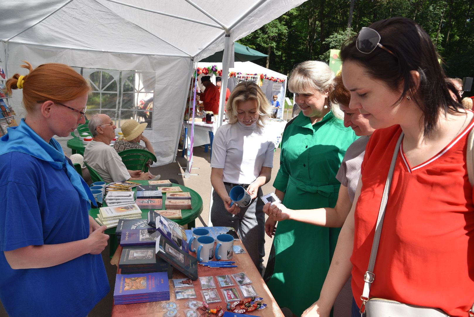 лотошино, лотошинская библиотека, лотошинский парк, тряпкин, день округа,
