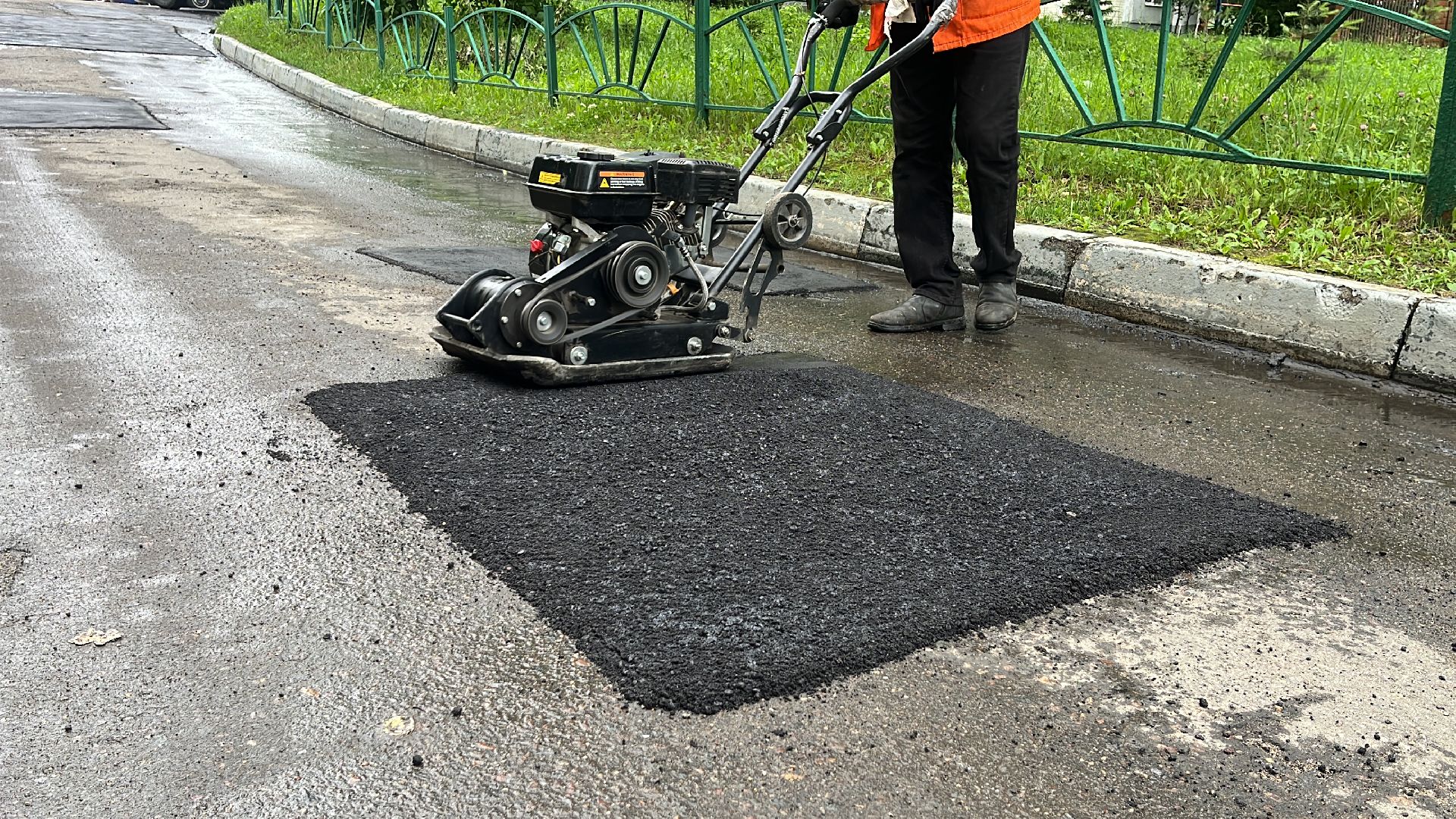 ямочный ремонт, дорога, ремонт дорог, балашиха, микрорайон новый свет,