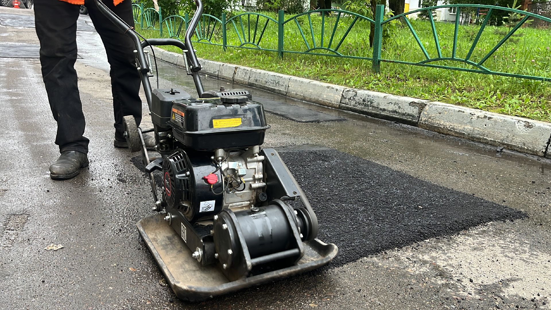 ямочный ремонт, дорога, ремонт дорог, балашиха, микрорайон новый свет,