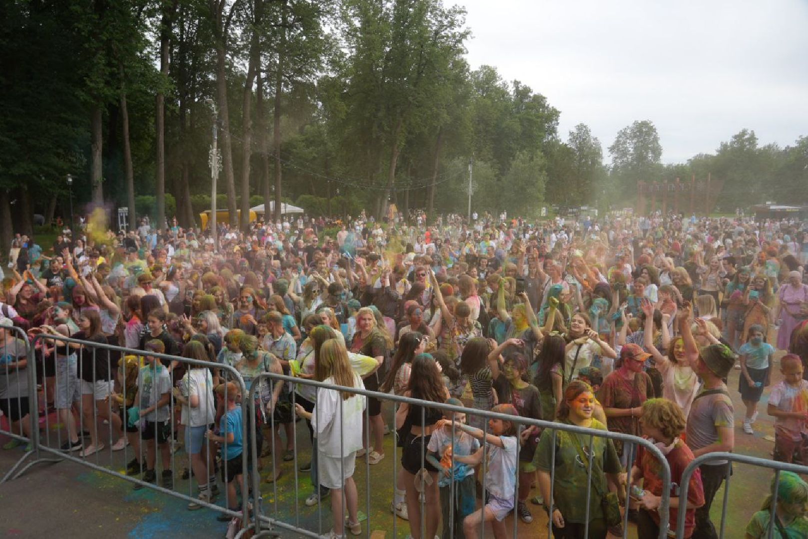 Молодежь, Парки МО, Парки Подмосковья, Краски Холи, Общество, Скитские пруды, Сергиев Посад, Сергиево-Посадскй городской округ, Фестиваль,