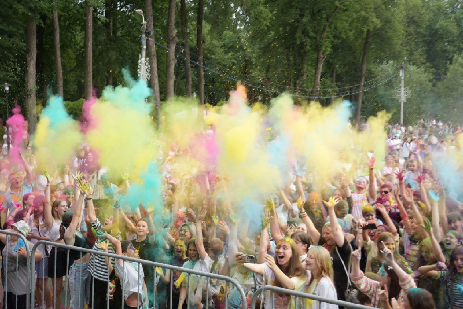 Молодежь, Парки МО, Парки Подмосковья, Краски Холи, Общество, Скитские пруды, Сергиев Посад, Сергиево-Посадскй городской округ, Фестиваль,