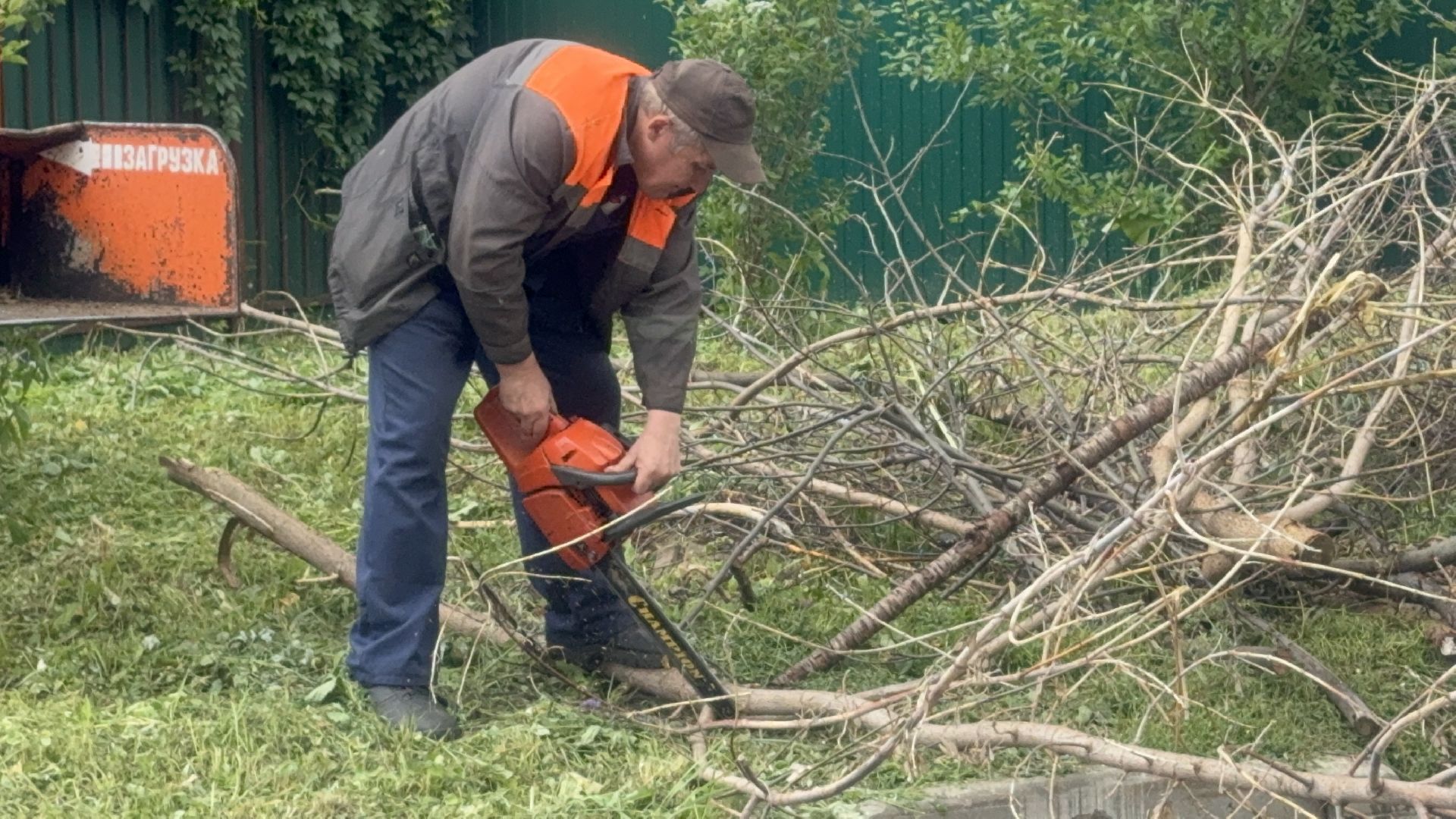 Солнечногорск, благоустройсво, уборка дворов, покос травы, промывка дорог,