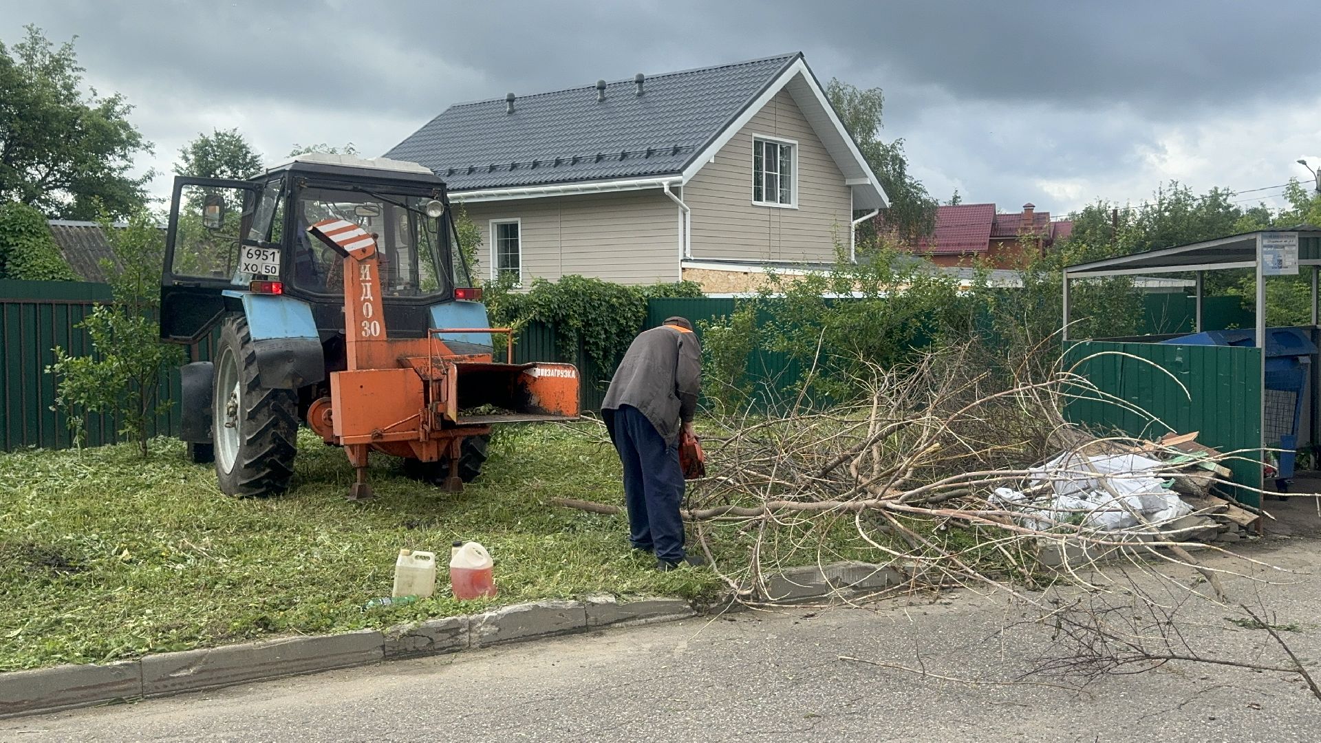 Солнечногорск, благоустройсво, уборка дворов, покос травы, промывка дорог,