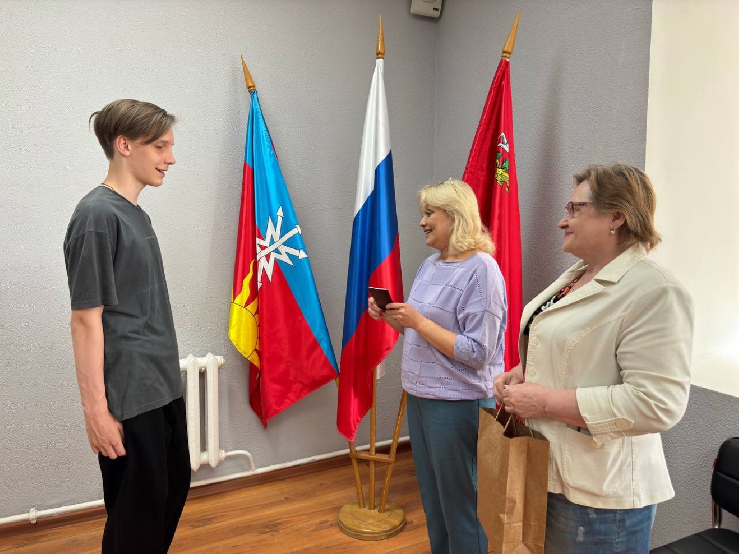 вручение паспорта, паспорт гражданина рф, администрация, восход,