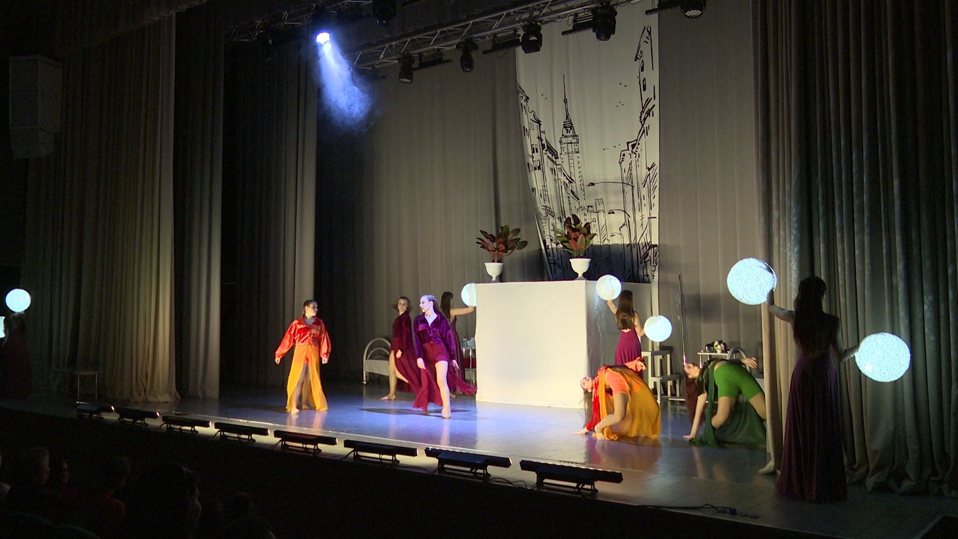 Реутов, спектакль, пластика, танцы, герои, болезни, пандемия,