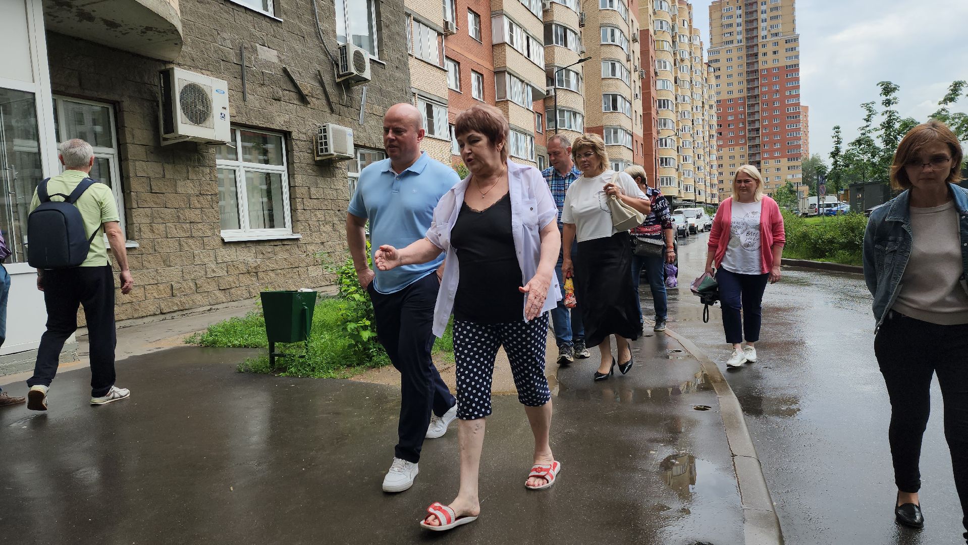 благоустройство территории, встреча с жителями, выезд главы,