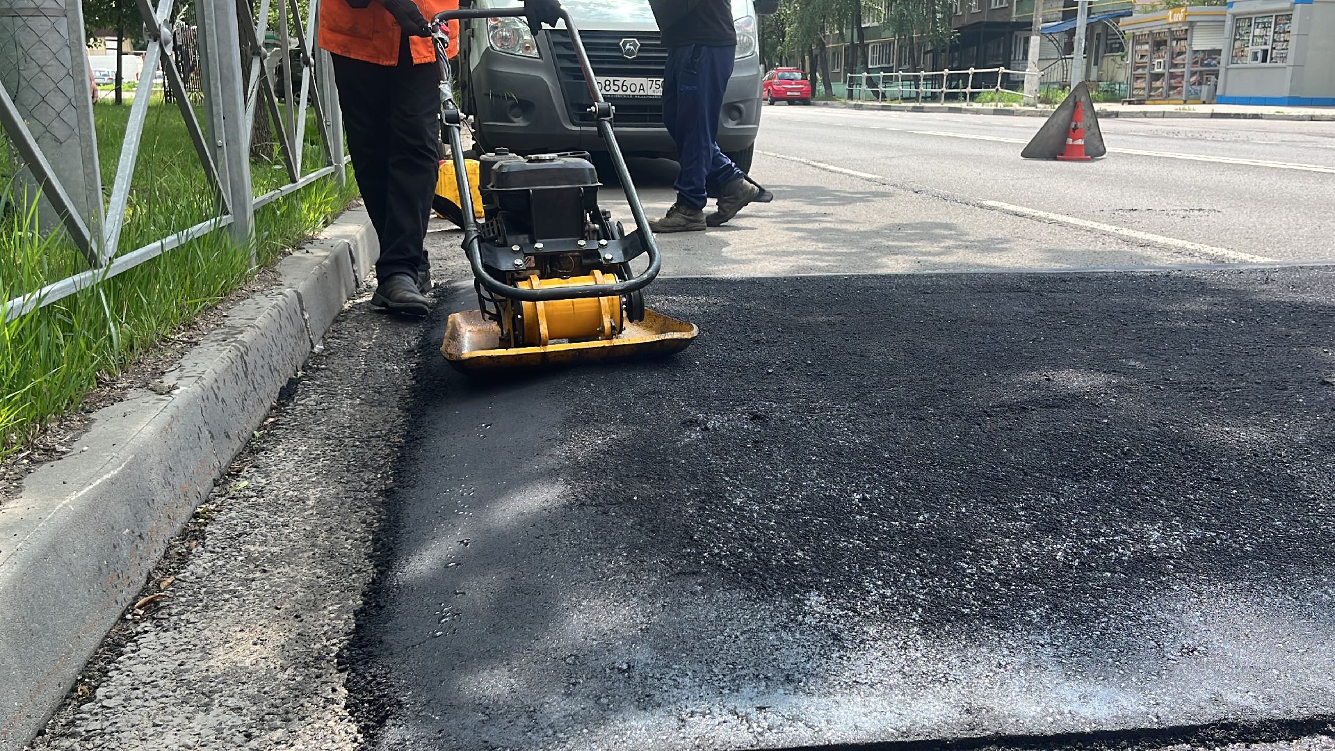 лежачие полицейские, лежачий полицейский, искусственная неровность, искусственные дорожные неровности, ямы, ямы на дорогах, ямочный ремонт, ремонт дорог,