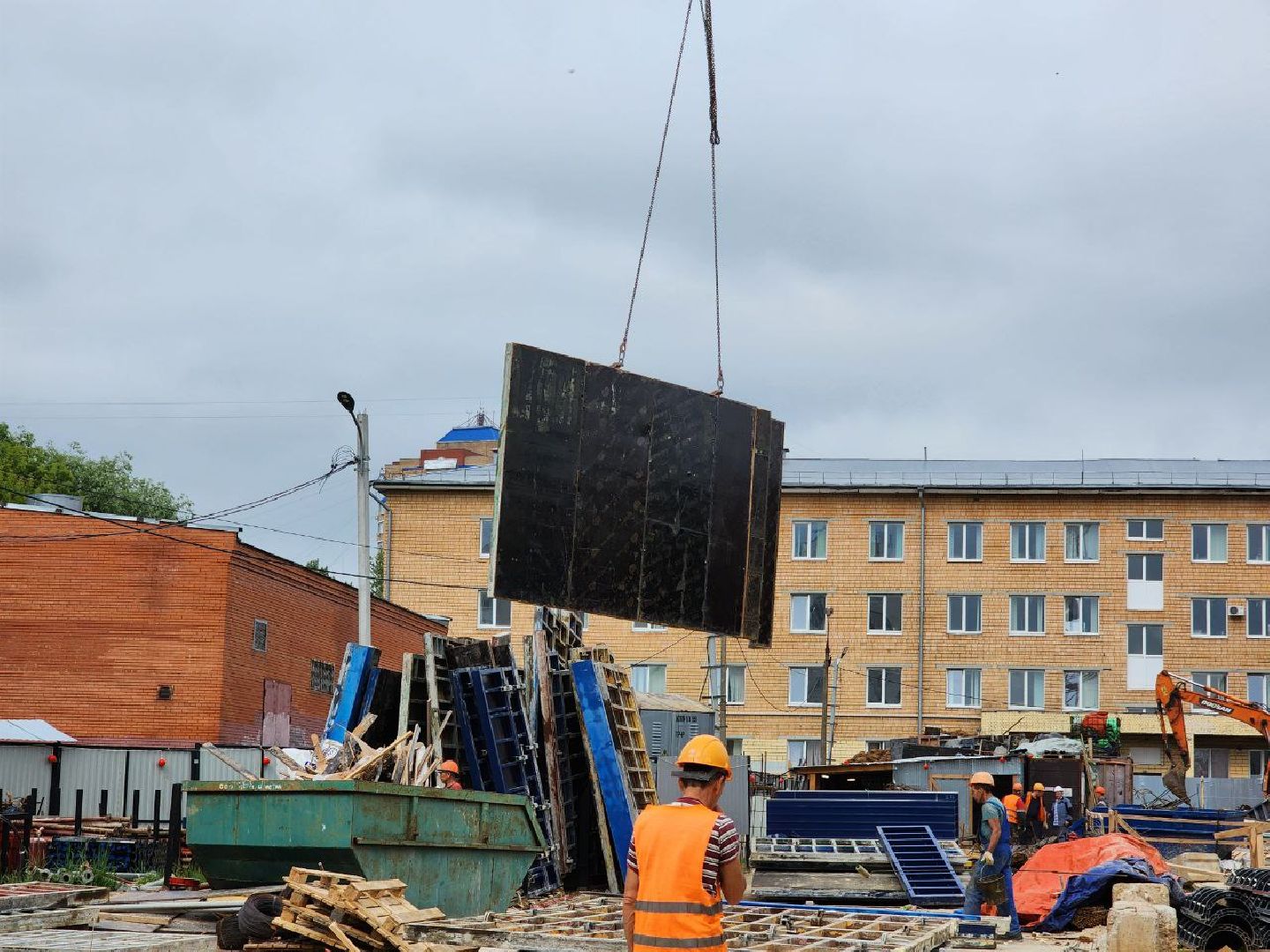 чехов, строительство, поликлиника, рабочие, дети,