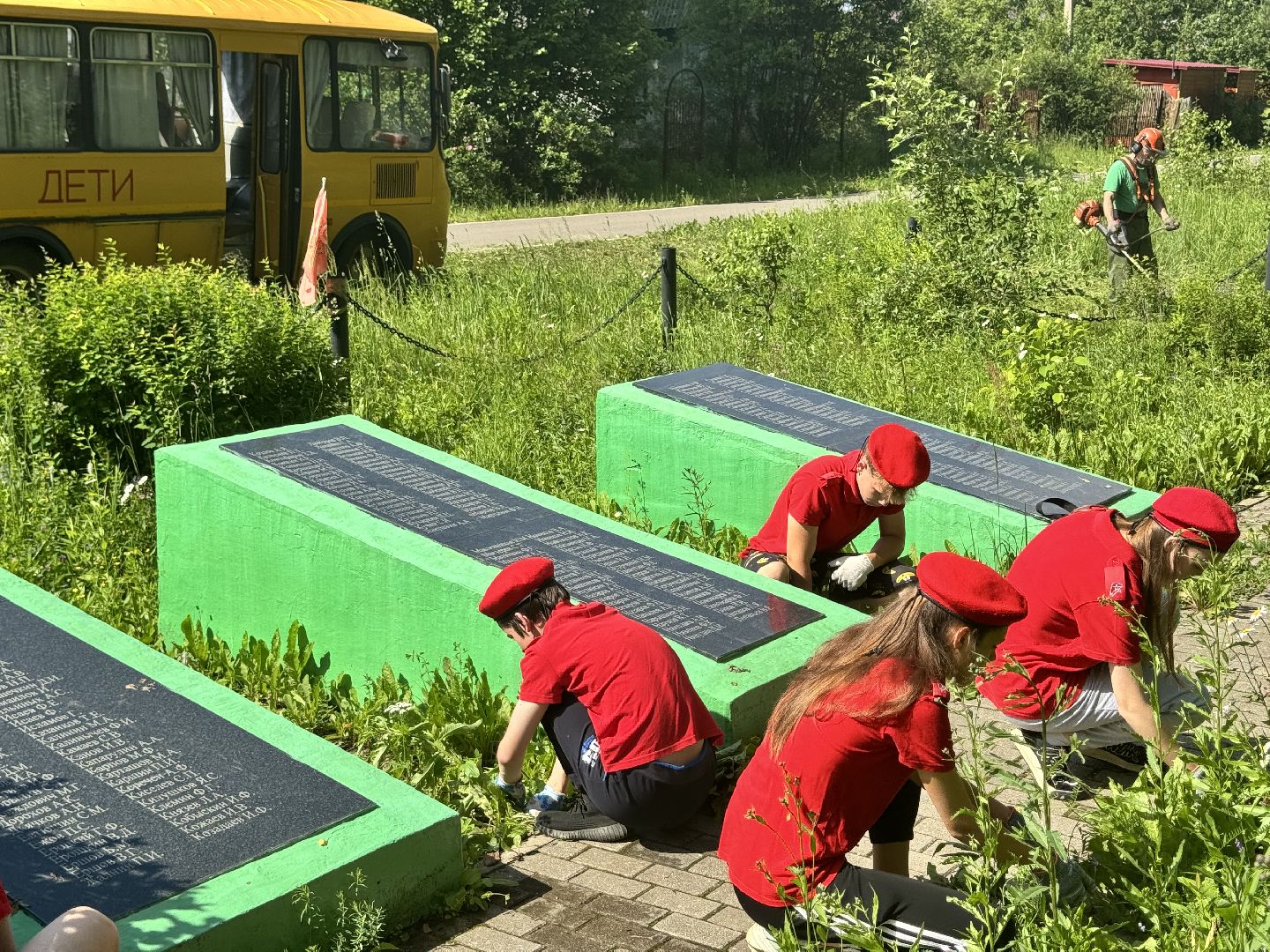 шаховская, мемориал, уборка памятников, памятная акция, юнармейские отряды,