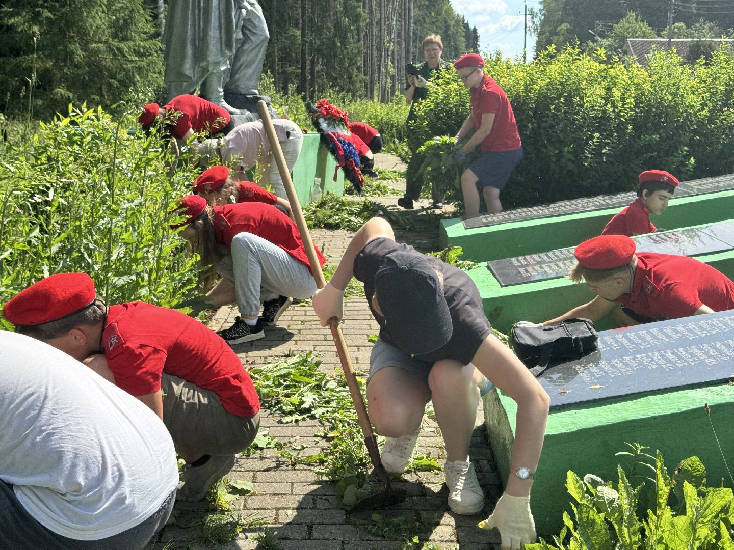 шаховская, мемориал, уборка памятников, памятная акция, юнармейские отряды,
