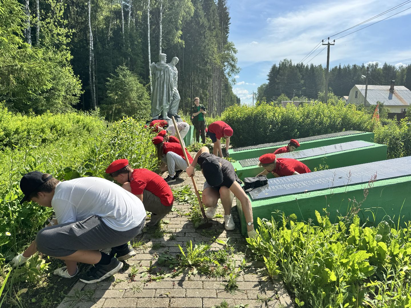 шаховская, мемориал, уборка памятников, памятная акция, юнармейские отряды,