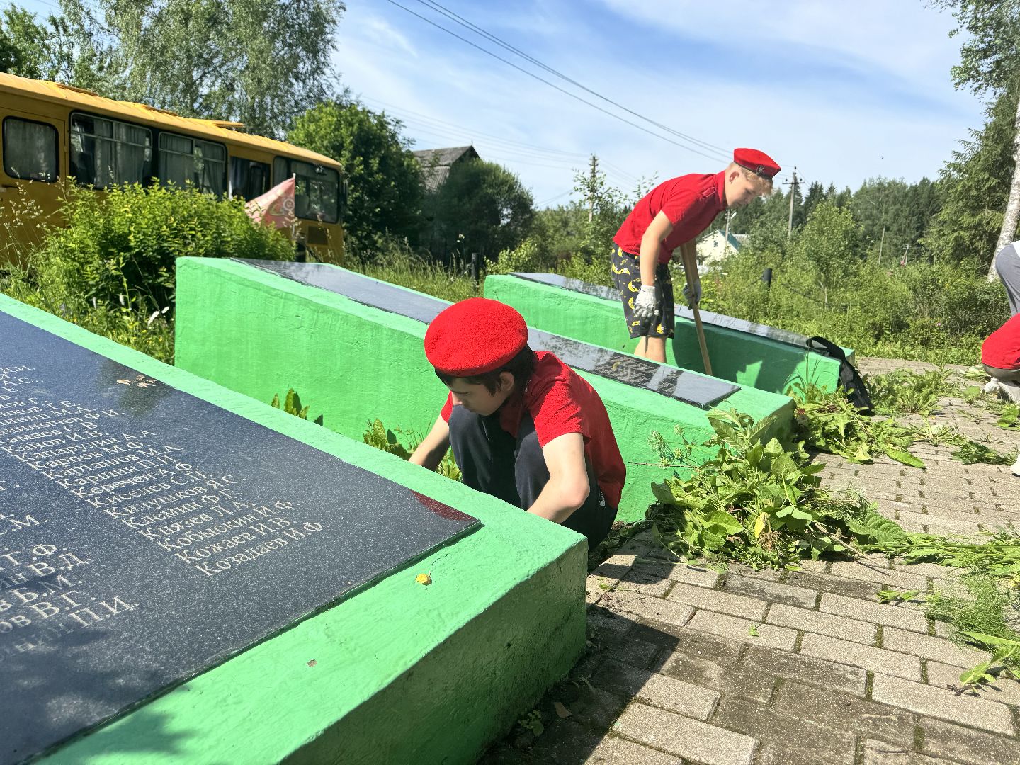 шаховская, мемориал, уборка памятников, памятная акция, юнармейские отряды,