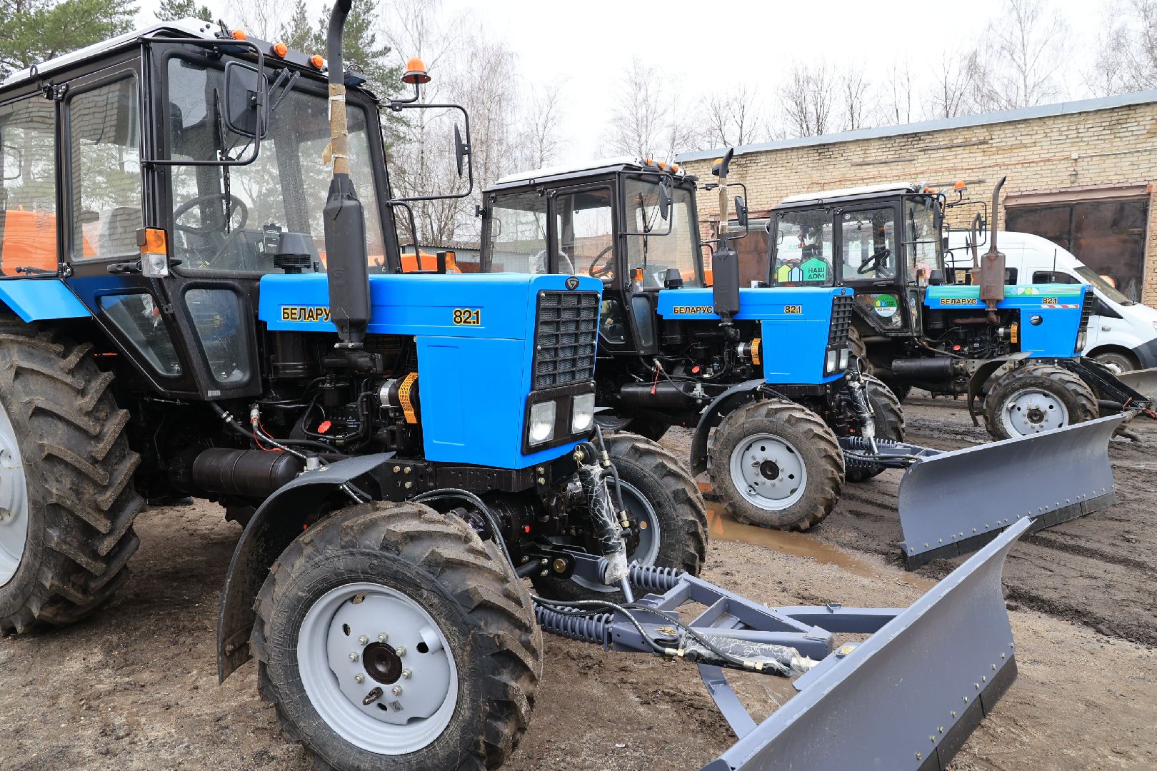 коммунальная техника, Дзержинский, уборка улиц,