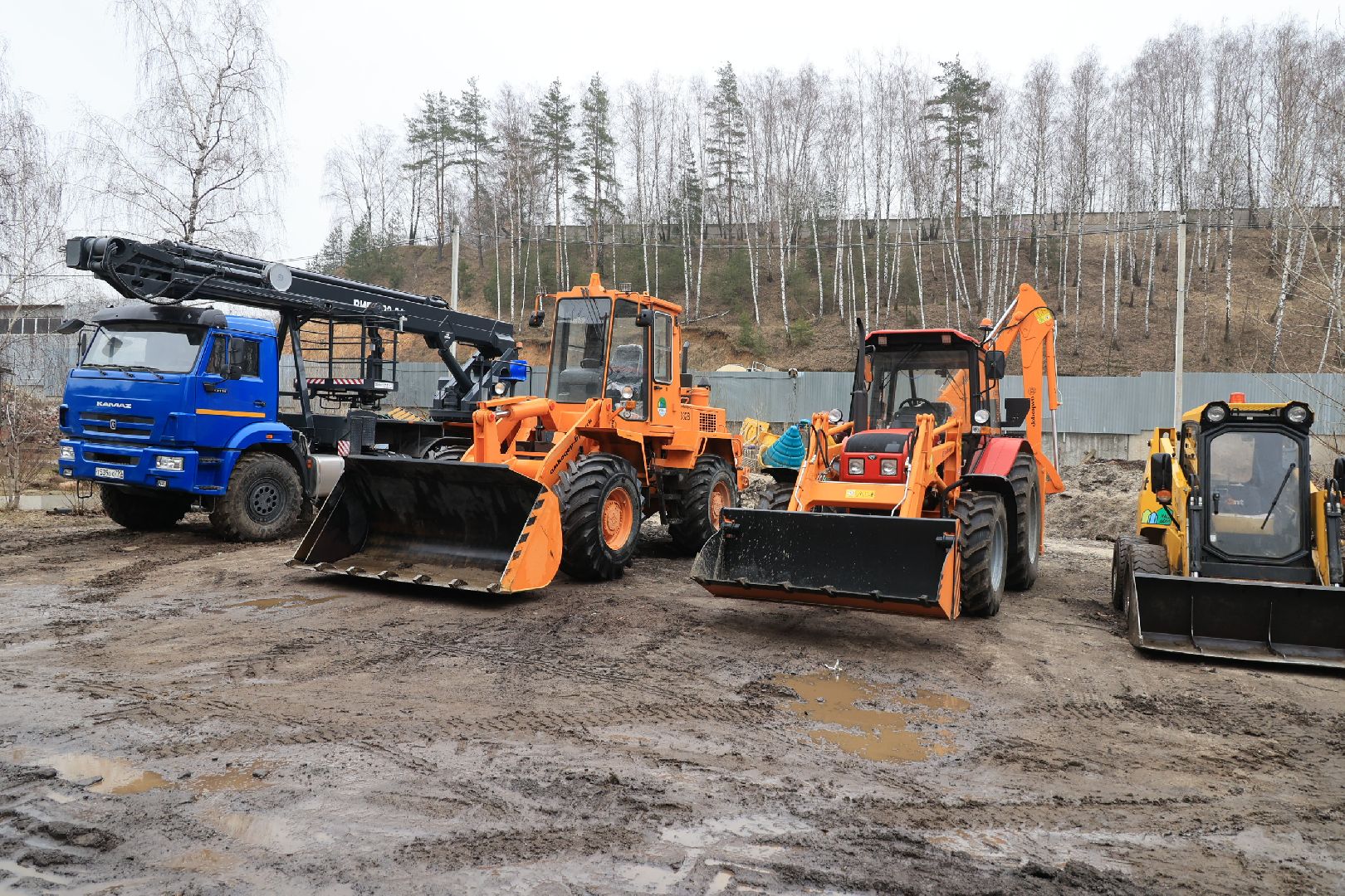 коммунальная техника, Дзержинский, уборка улиц,