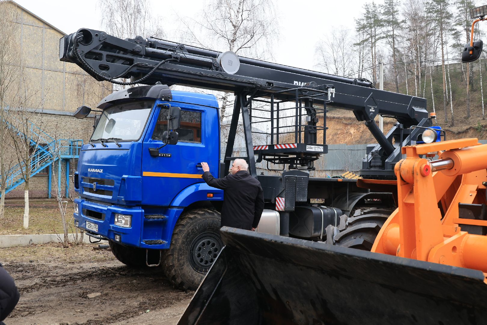 коммунальная техника, Дзержинский, уборка улиц,