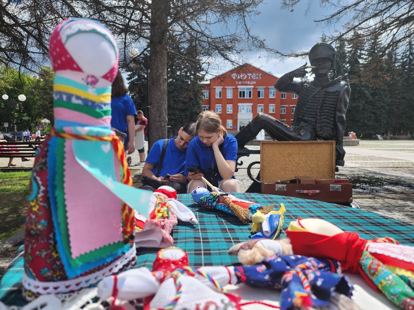 долгопрудный, День русской культуры, реконструкторы, веретено, обереговая кукла, узороплетение, валяние шерсти,
