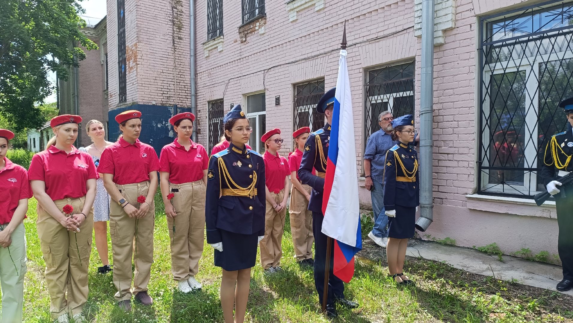 мемориальная доска, лобня, красная поляна,