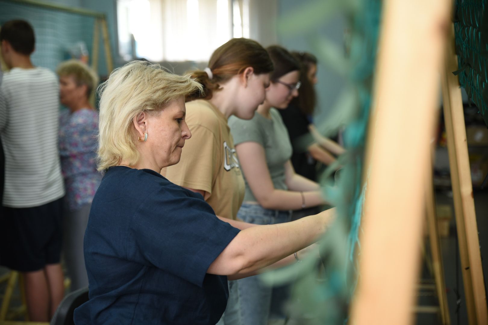 Бронницы, Умные каникулы, Школьники плетут масксеси, Волонтеры, Добрые дела,