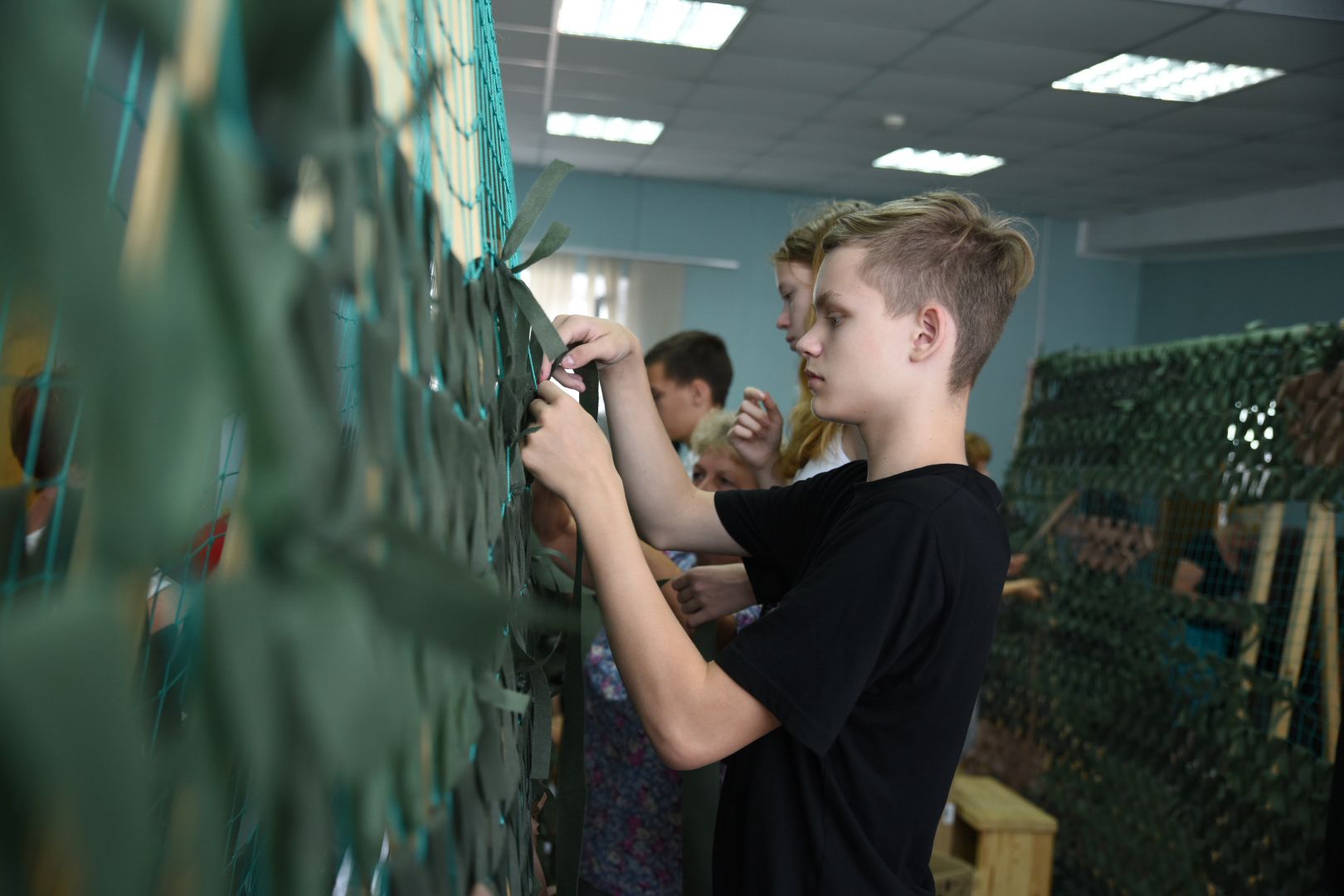 Бронницы, Умные каникулы, Школьники плетут масксеси, Волонтеры, Добрые дела,