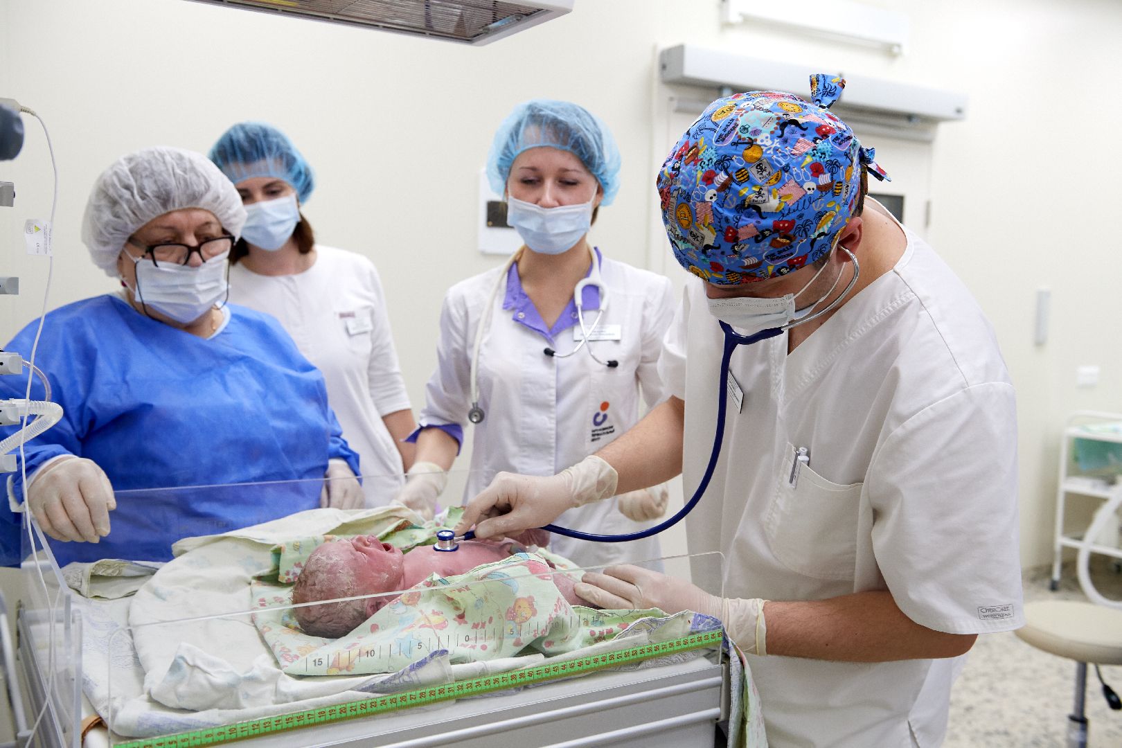 Неонатолог, врач, новорожденные, реанимация, медицина, перинатальный центр