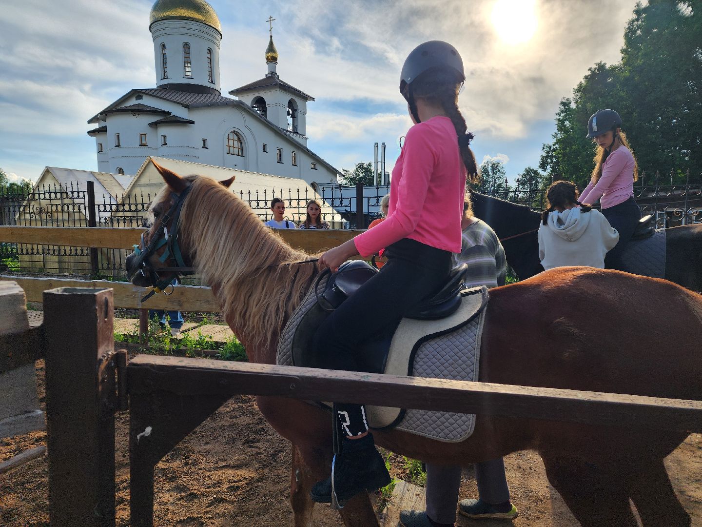 красноармейск, г.о. пушкинский, верховая езда, конный клуб,