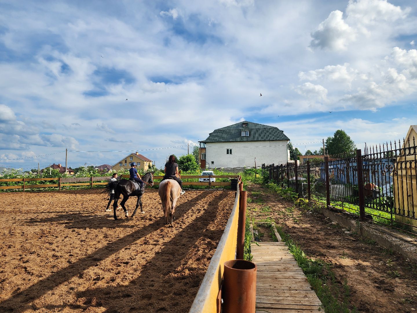 красноармейск, г.о. пушкинский, верховая езда, конный клуб,
