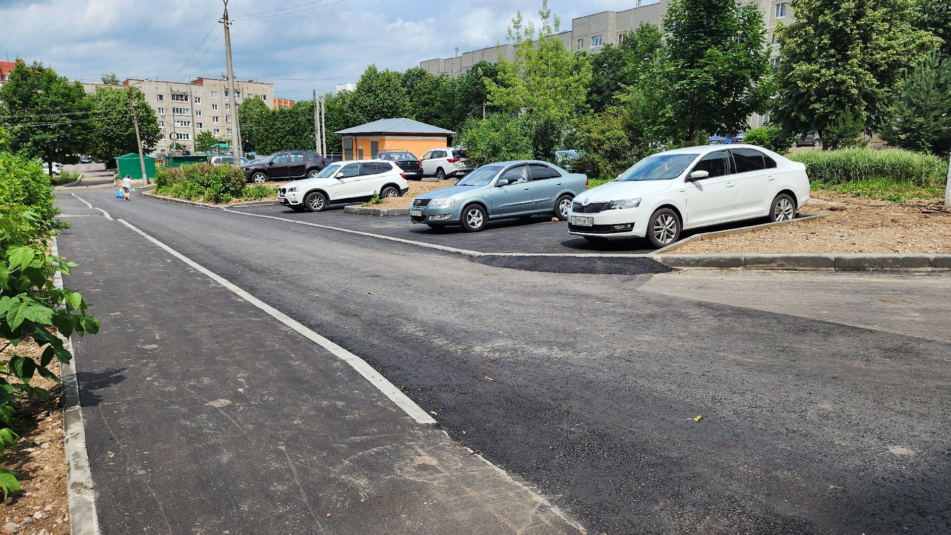 кашира, комплексное благоустройство, дворовая территория, парковка, троутар, водоотведение, озеленение, клумбы,