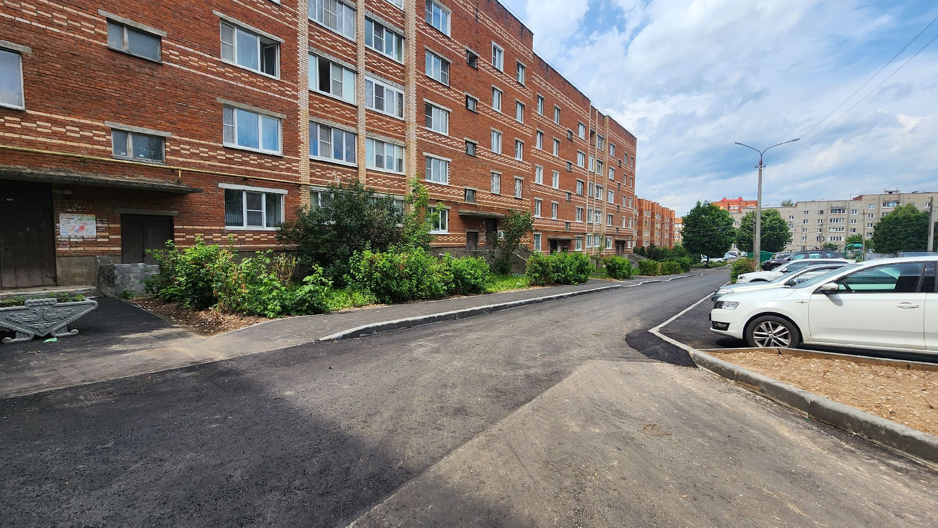 кашира, комплексное благоустройство, дворовая территория, парковка, троутар, водоотведение, озеленение, клумбы,