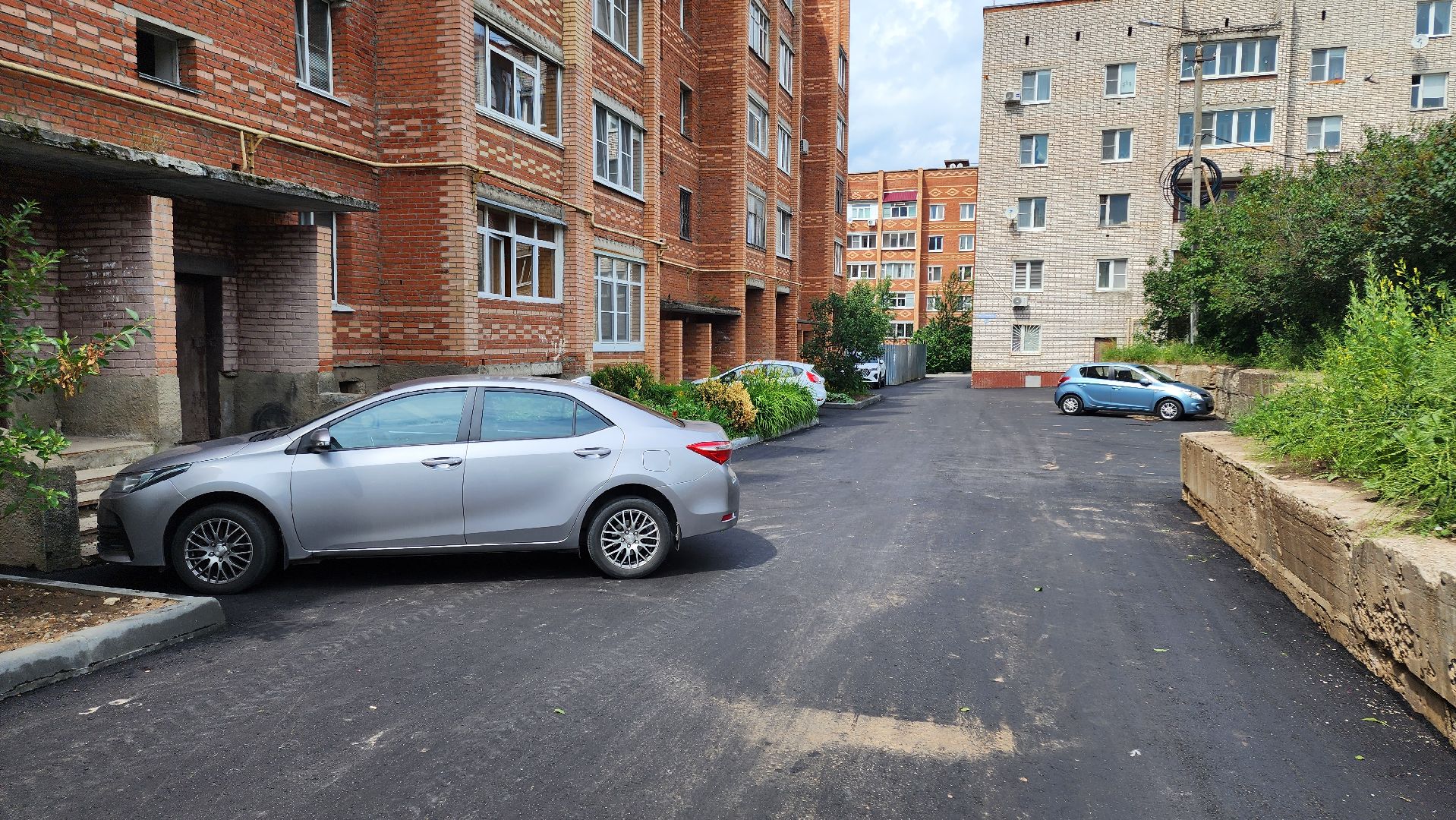 кашира, комплексное благоустройство, дворовая территория, парковка, троутар, водоотведение, озеленение, клумбы,