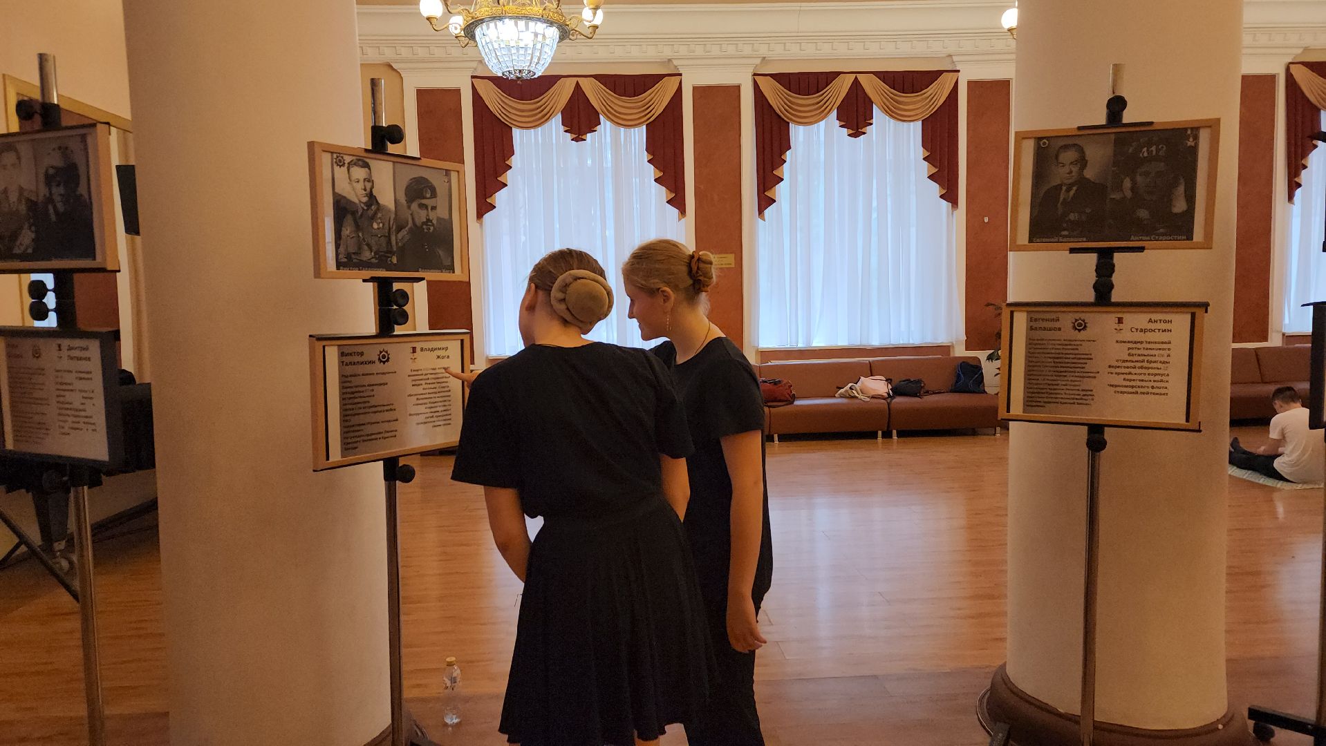 пушкино, экспозиция, герои великой отечественной войны, герои сво, фотовыставка,