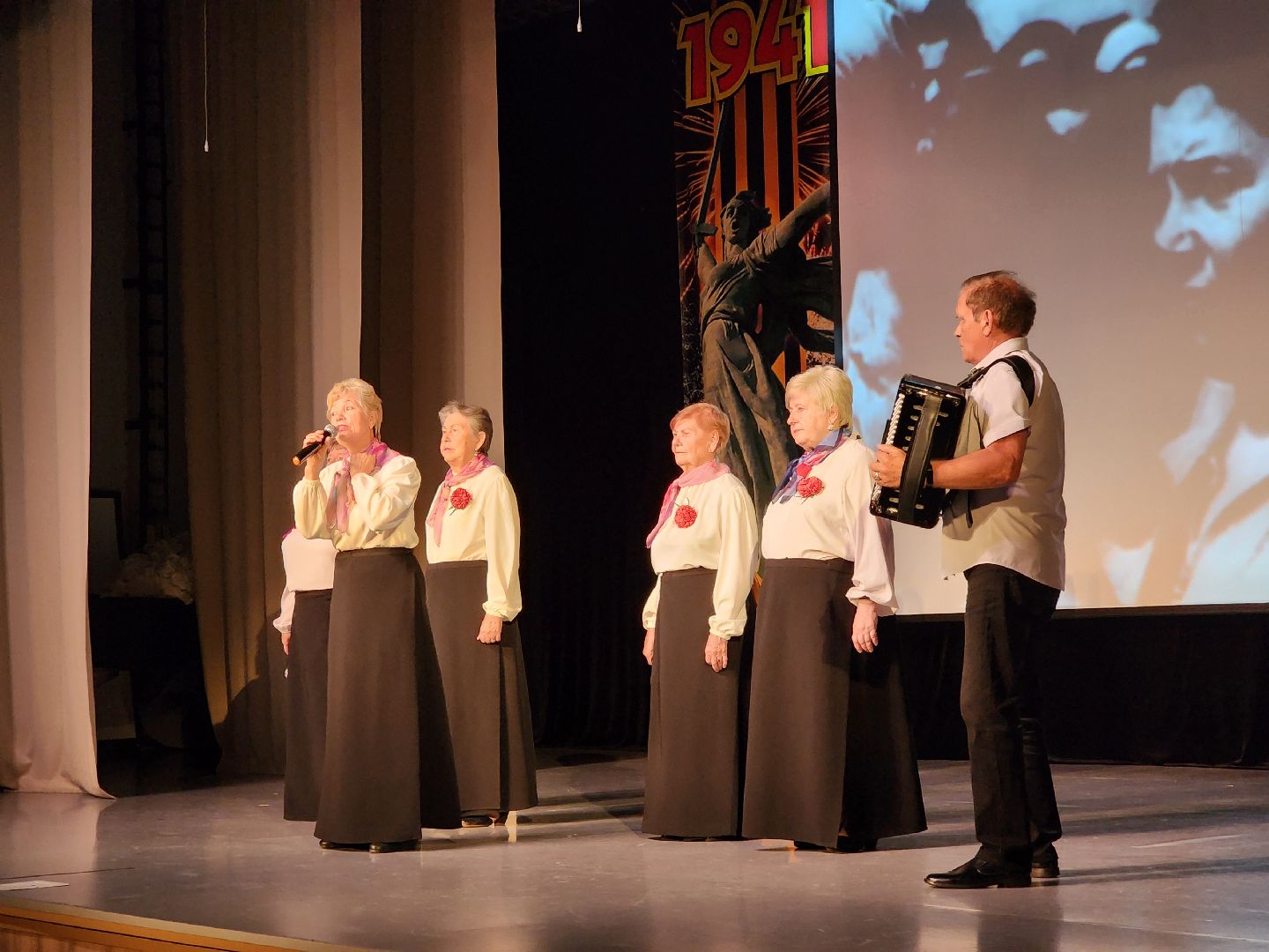 Ногинск, районный дом культуры, концерт, день памяти и скорби, лагерь, общество, жители,