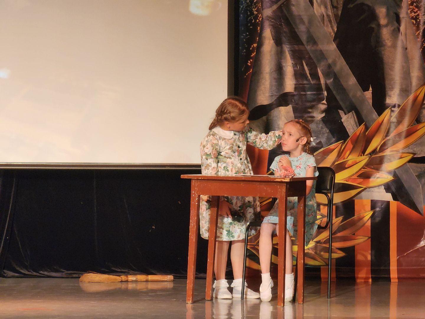 Ногинск, районный дом культуры, концерт, день памяти и скорби, лагерь, общество, жители,