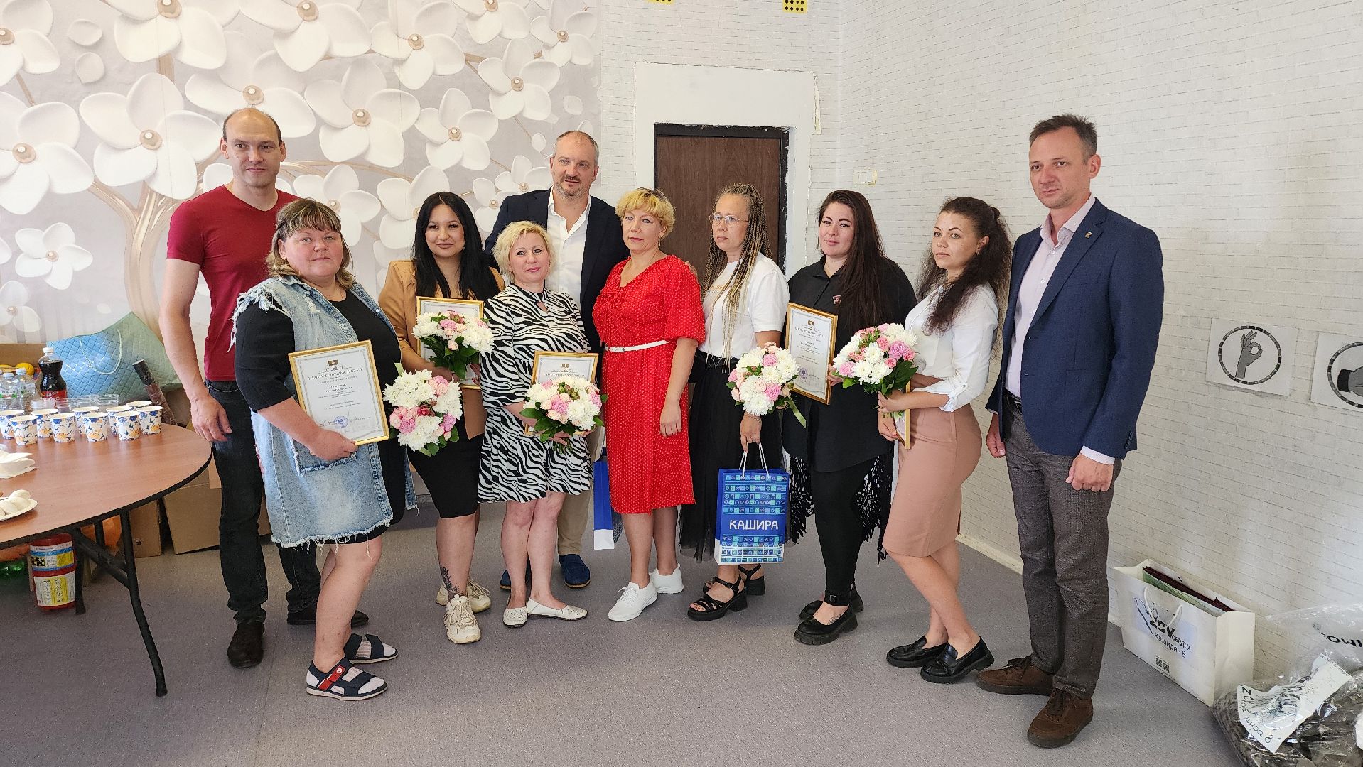 кашира, ожерелье, волонтеры, сво, гуманитарная помощь, маскировочные сети, подгузники, инвалидное кресло,