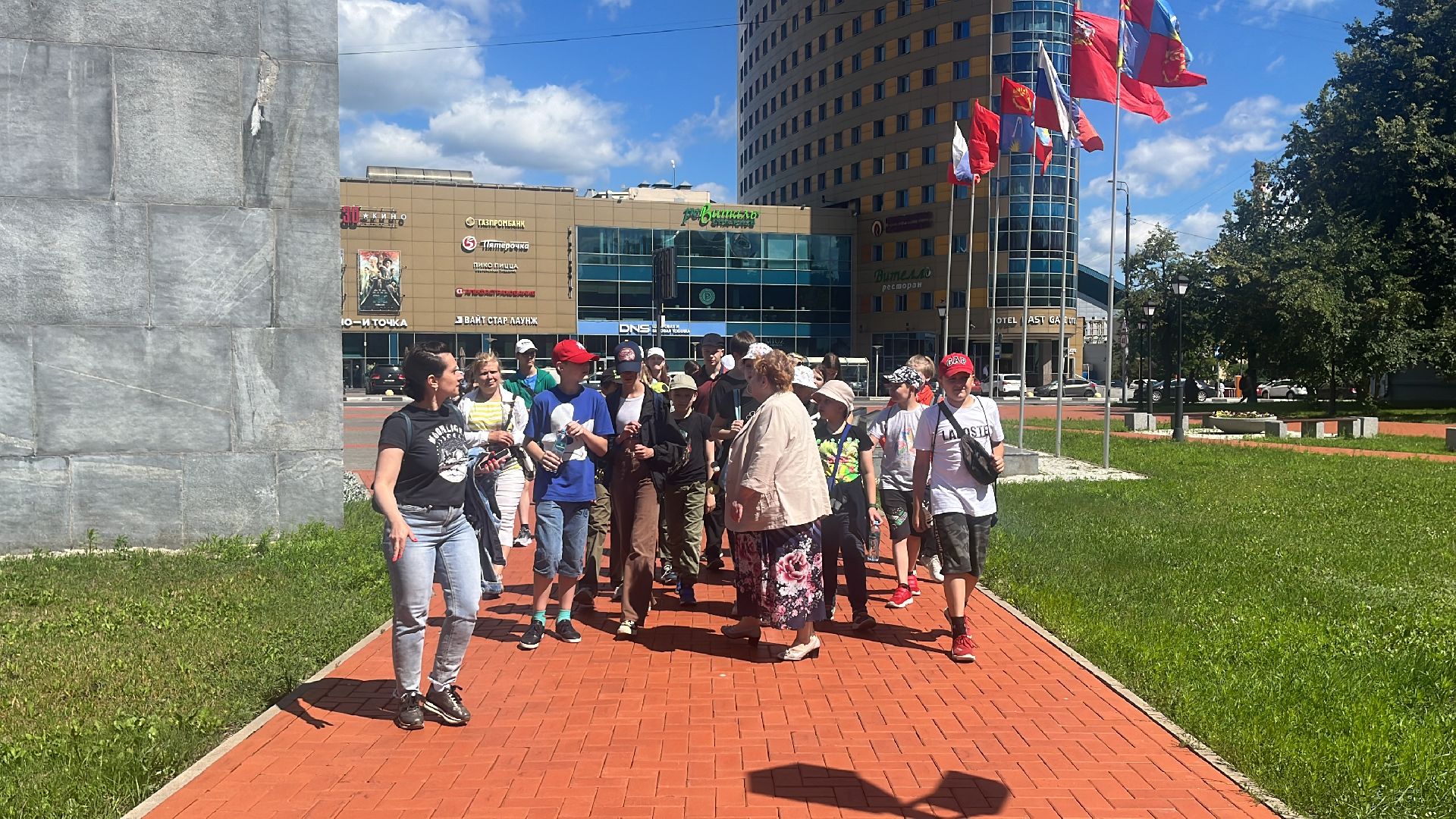 памятники, вечный огонь, мемориал, стела, экскурсии, экскурсия, экскурсии по историческим местам, школьники, дети,