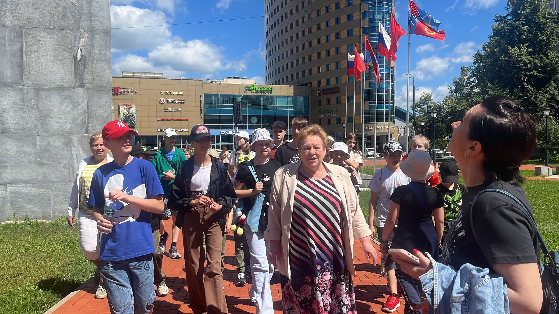 памятники, вечный огонь, мемориал, стела, экскурсии, экскурсия, экскурсии по историческим местам, школьники, дети,