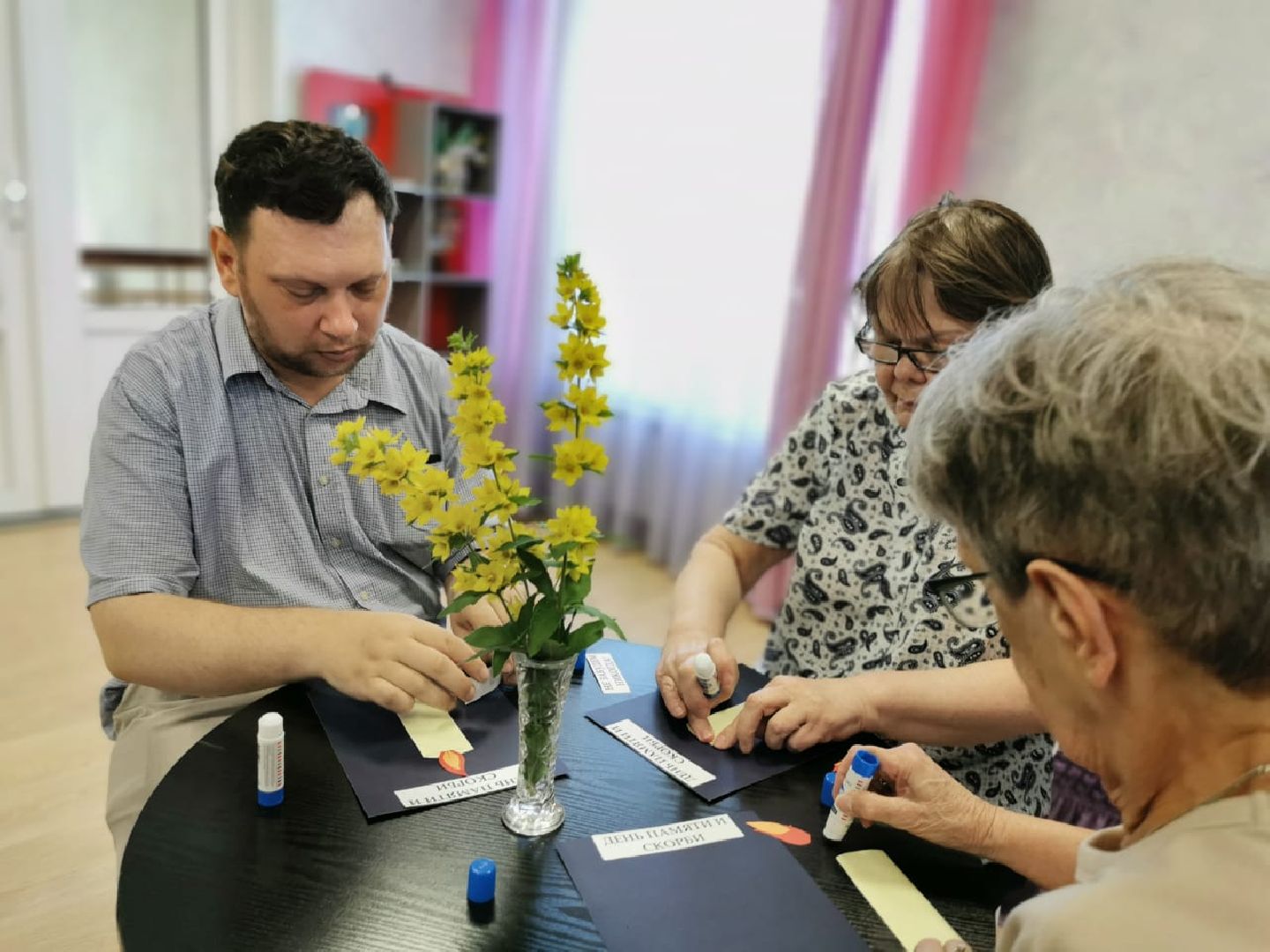 ивантеевка, день памяти и скорби, памятная дата, свеча памяти, дети с овз, инвалиды,