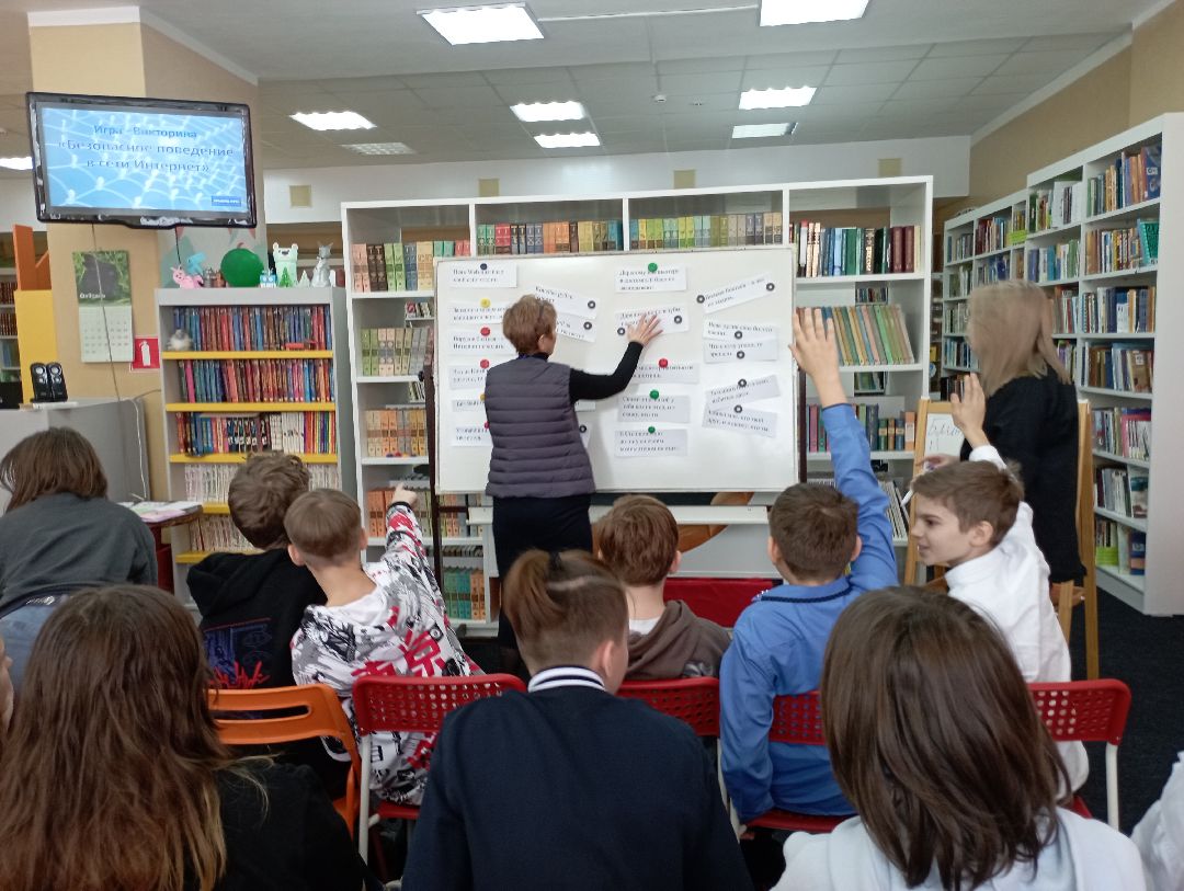 Дубна, общество