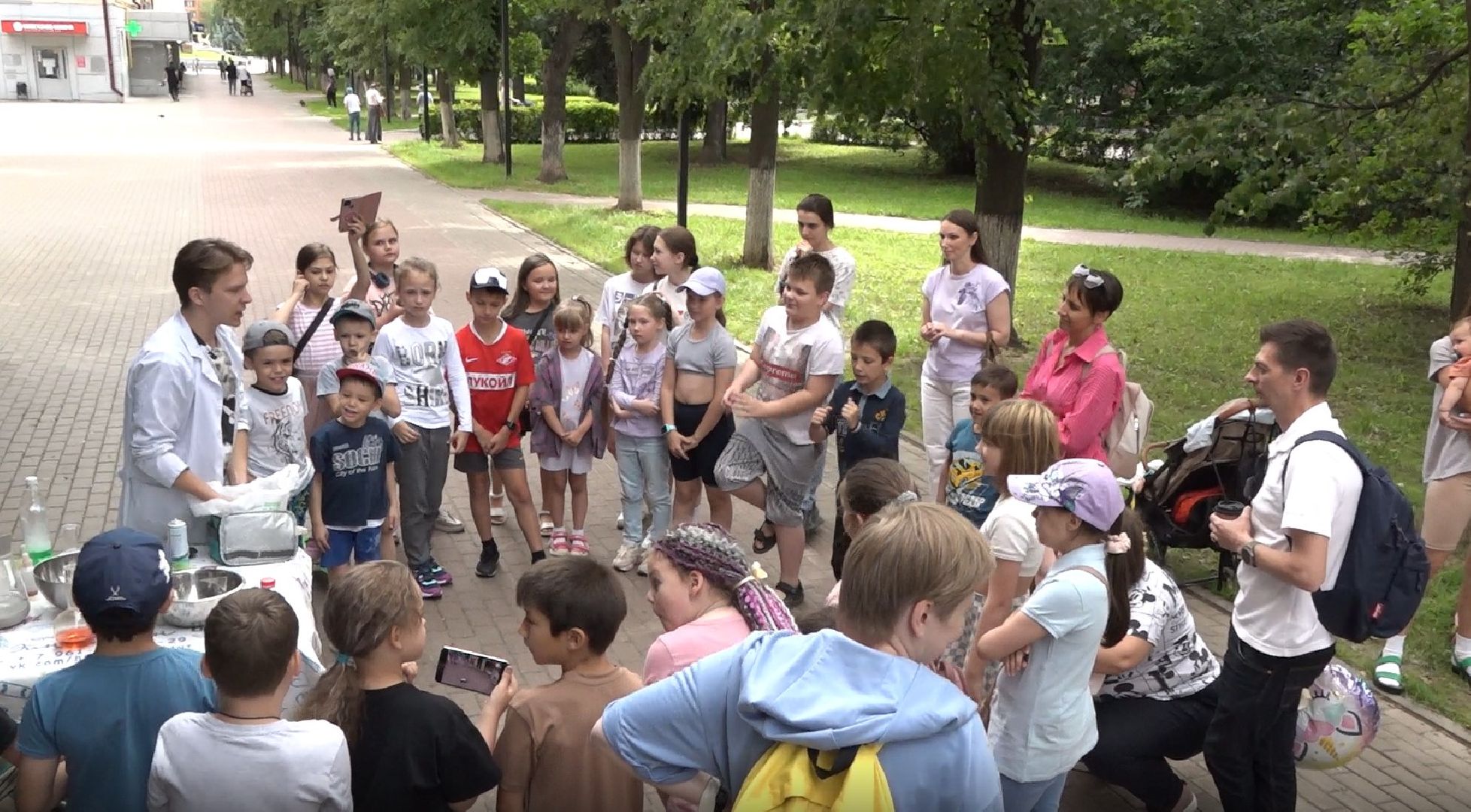 человек читающий, библиотека им Ахматовой, Домодедово,