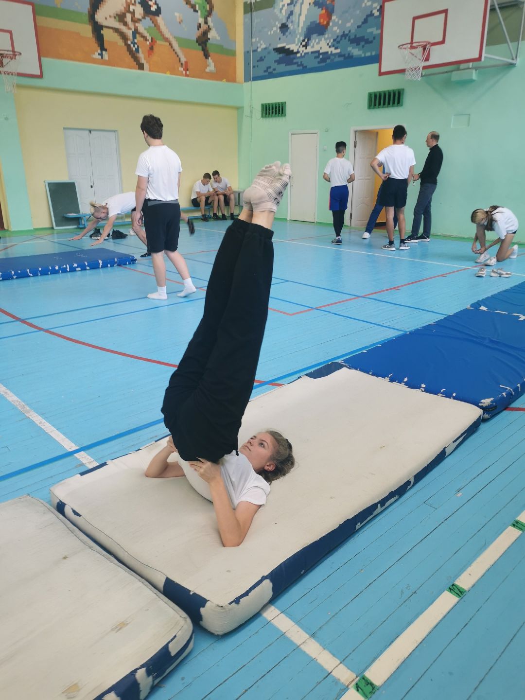 Дубна, общество